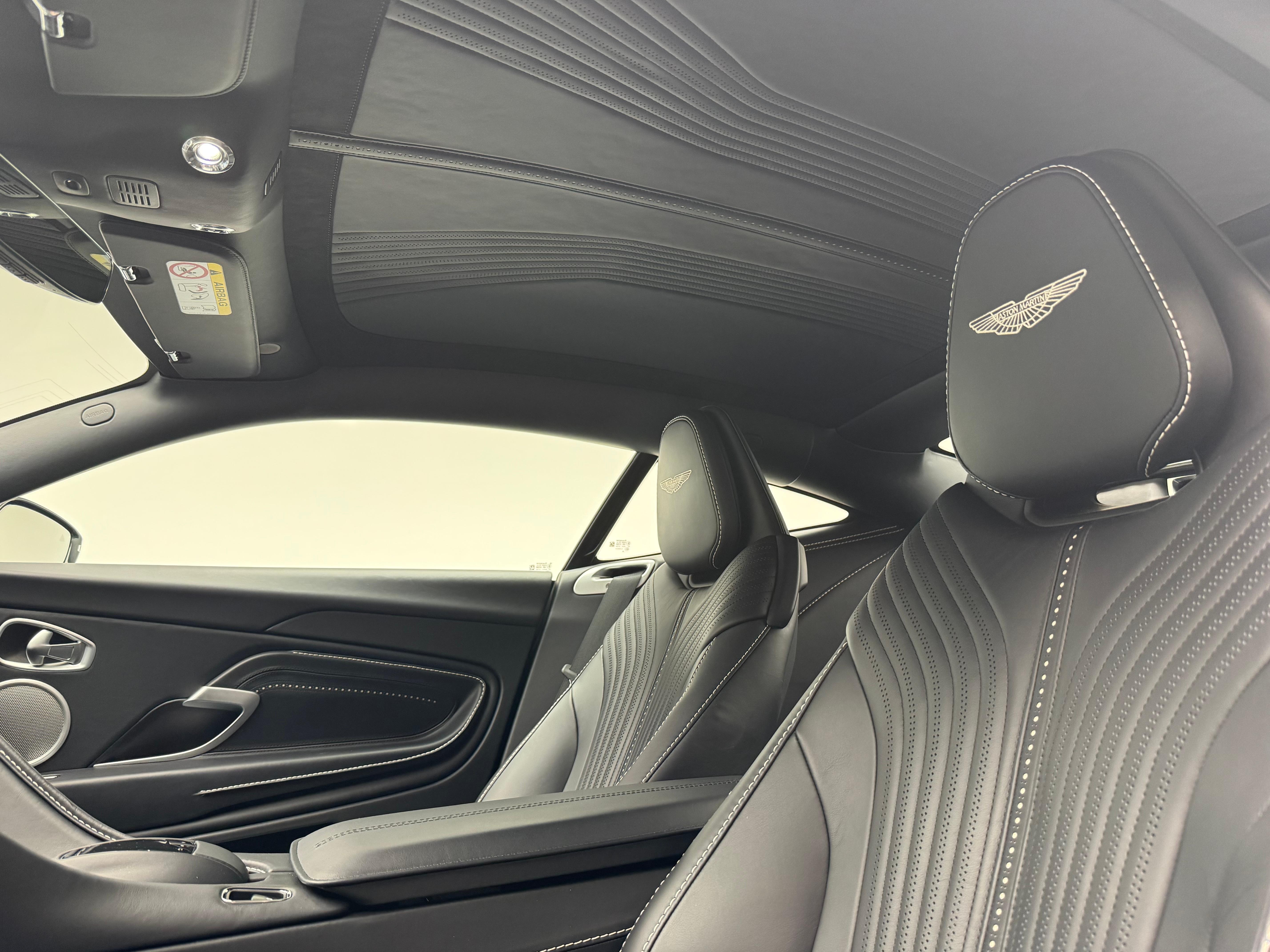 Aston Martin DB11 Coupé 4.0 V8 Bi-Turbo_11