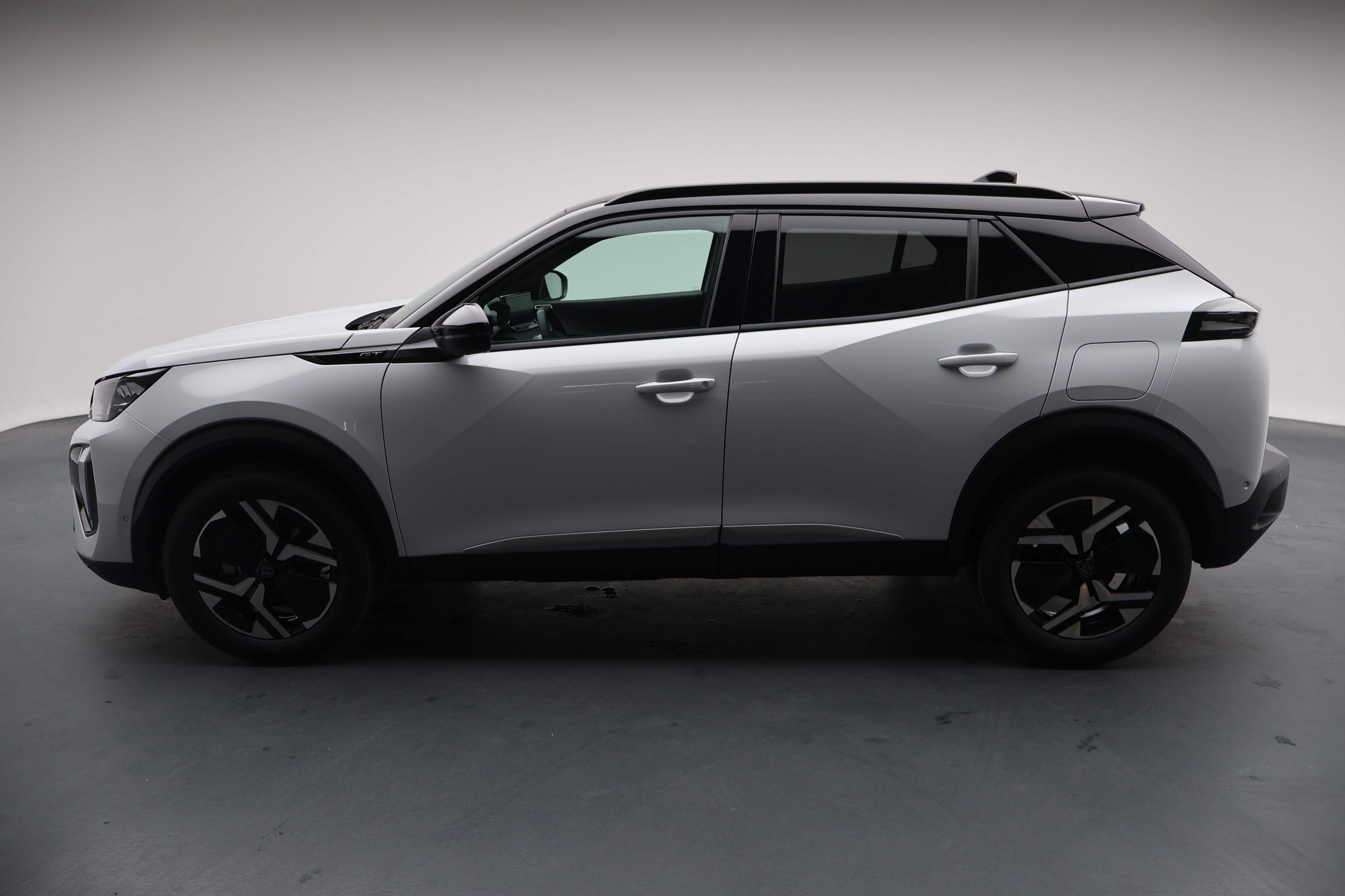 Peugeot 2008 1.2 Hybrid 145 GT_2