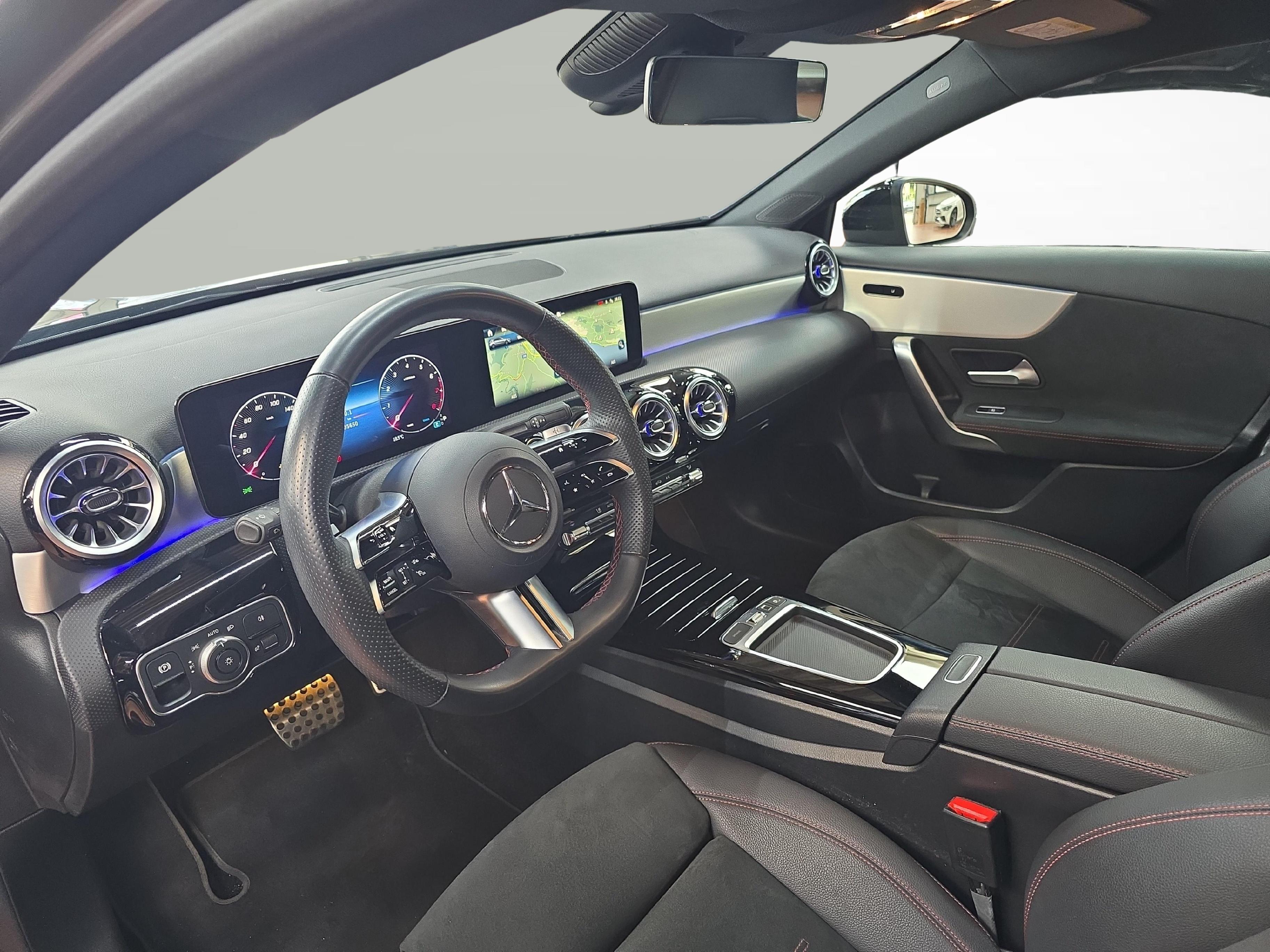 MERCEDES-BENZ A 180 Night Star AMG Line_5