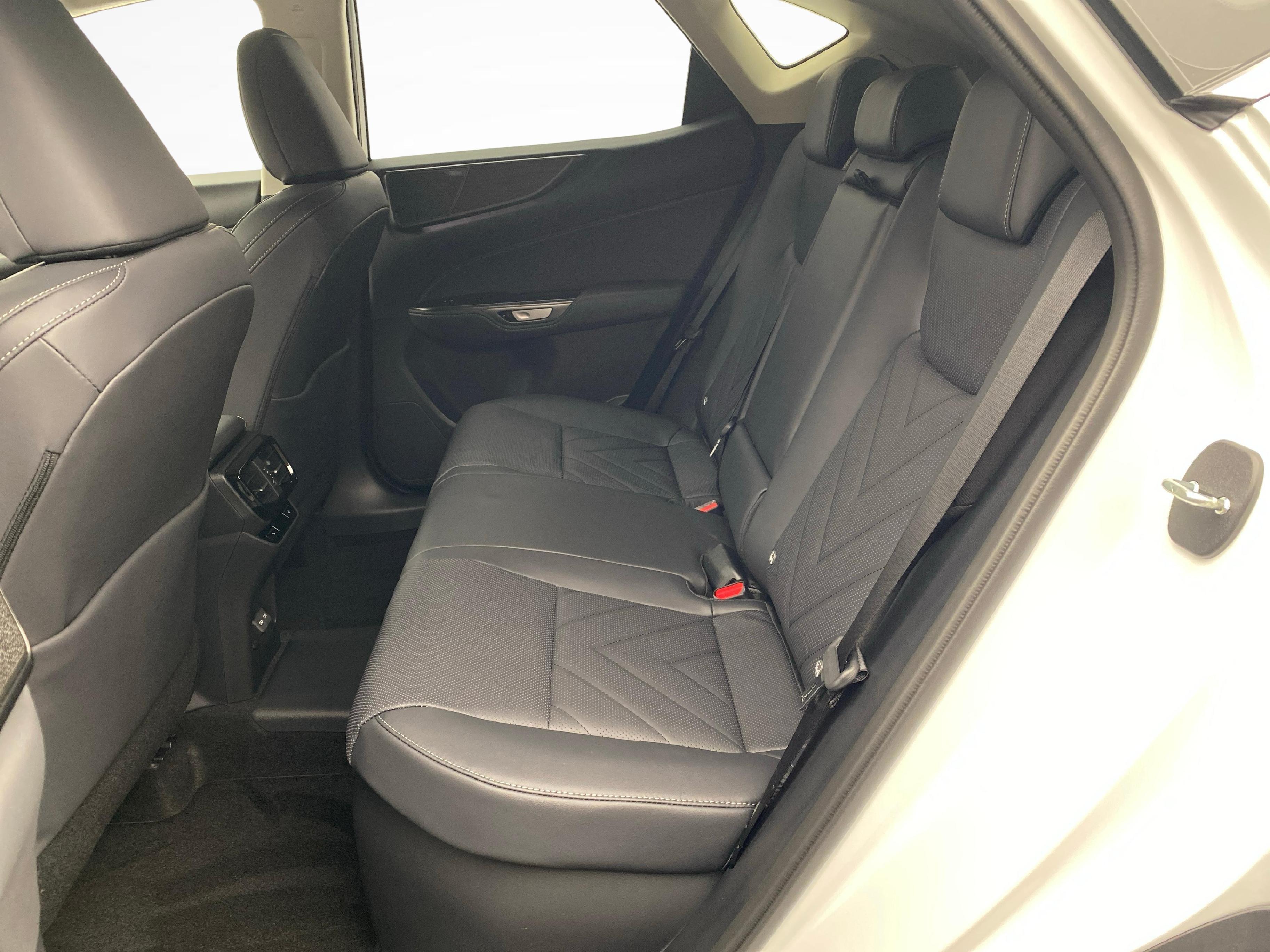 LEXUS NX 450h+ Excellence_4