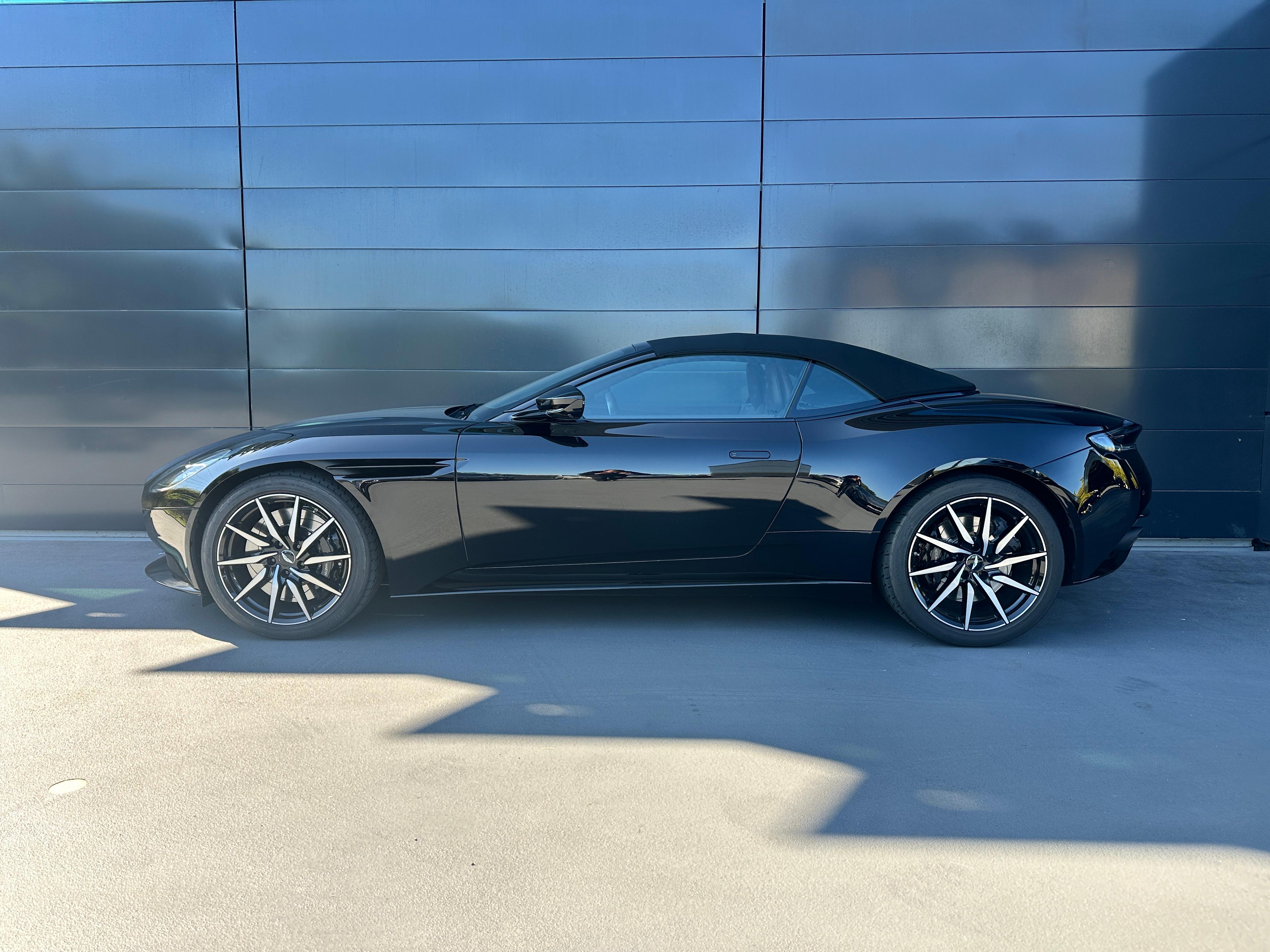 Aston Martin DB11 Volante 4.0 V8 Bi-Turbo_9