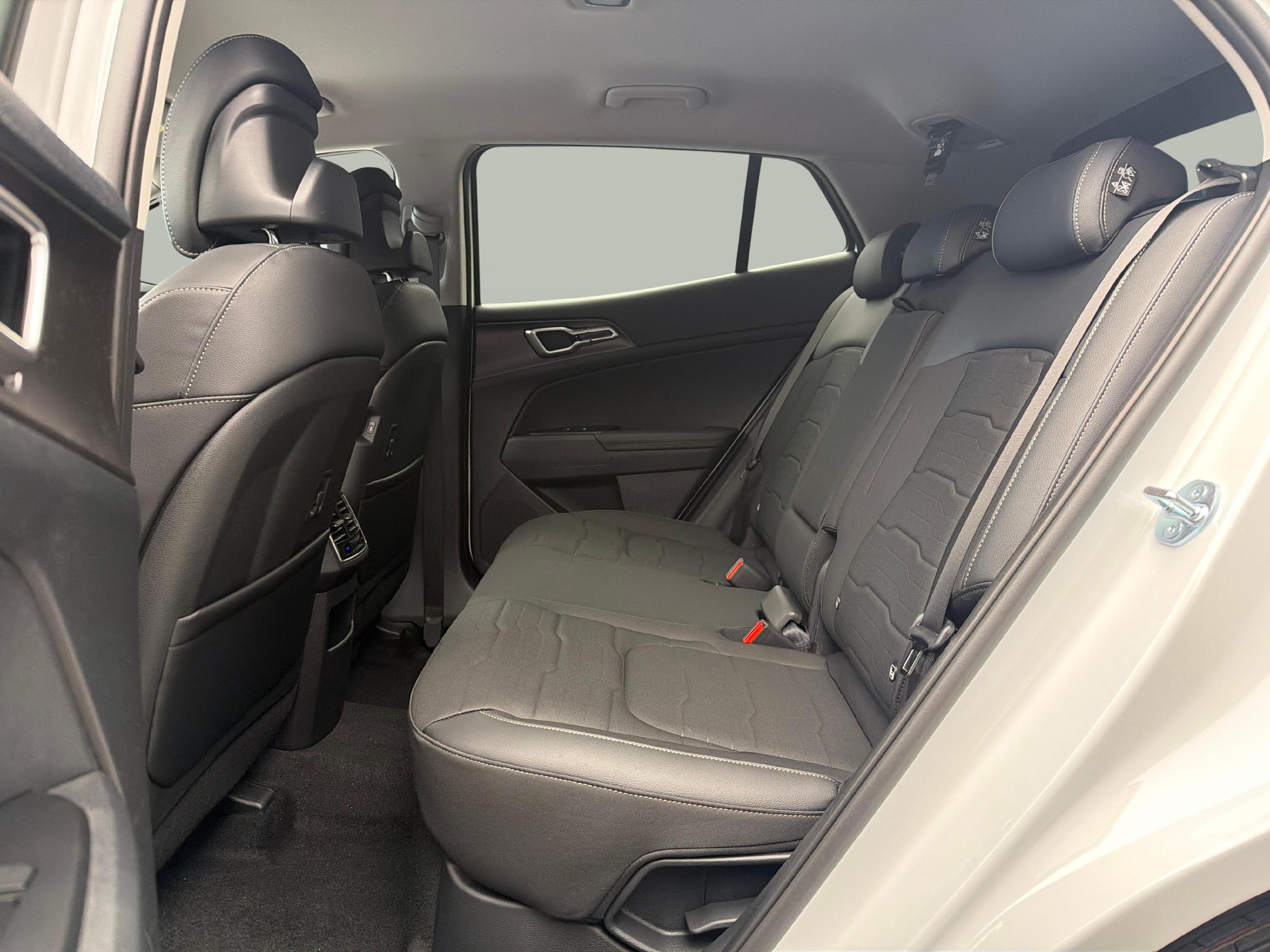 KIA Sportage 1.6 T-GDi Hybrid Power Edition_11