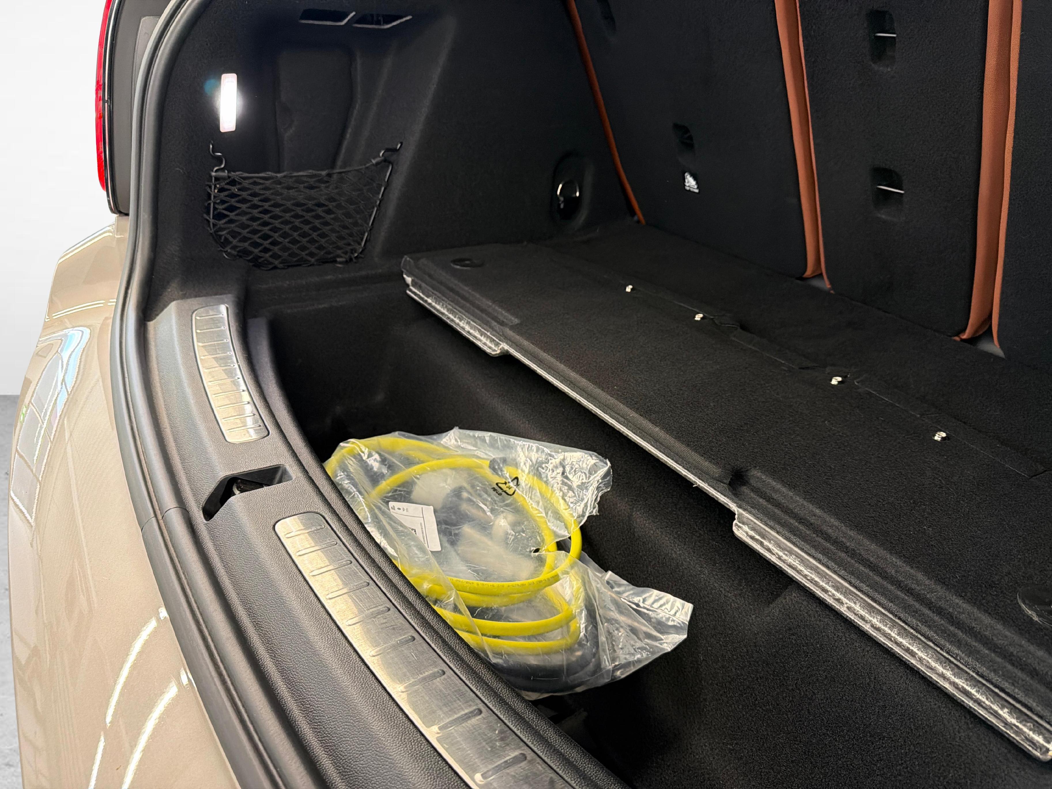 MINI Countryman F60 1.5i Cooper S E ALL4_21