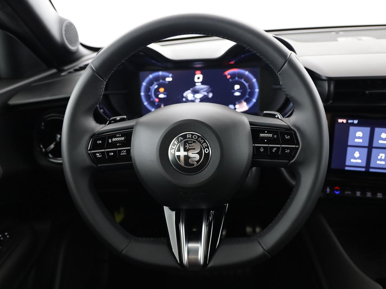 Alfa Romeo Junior 1.2 Ibrida Q4_15