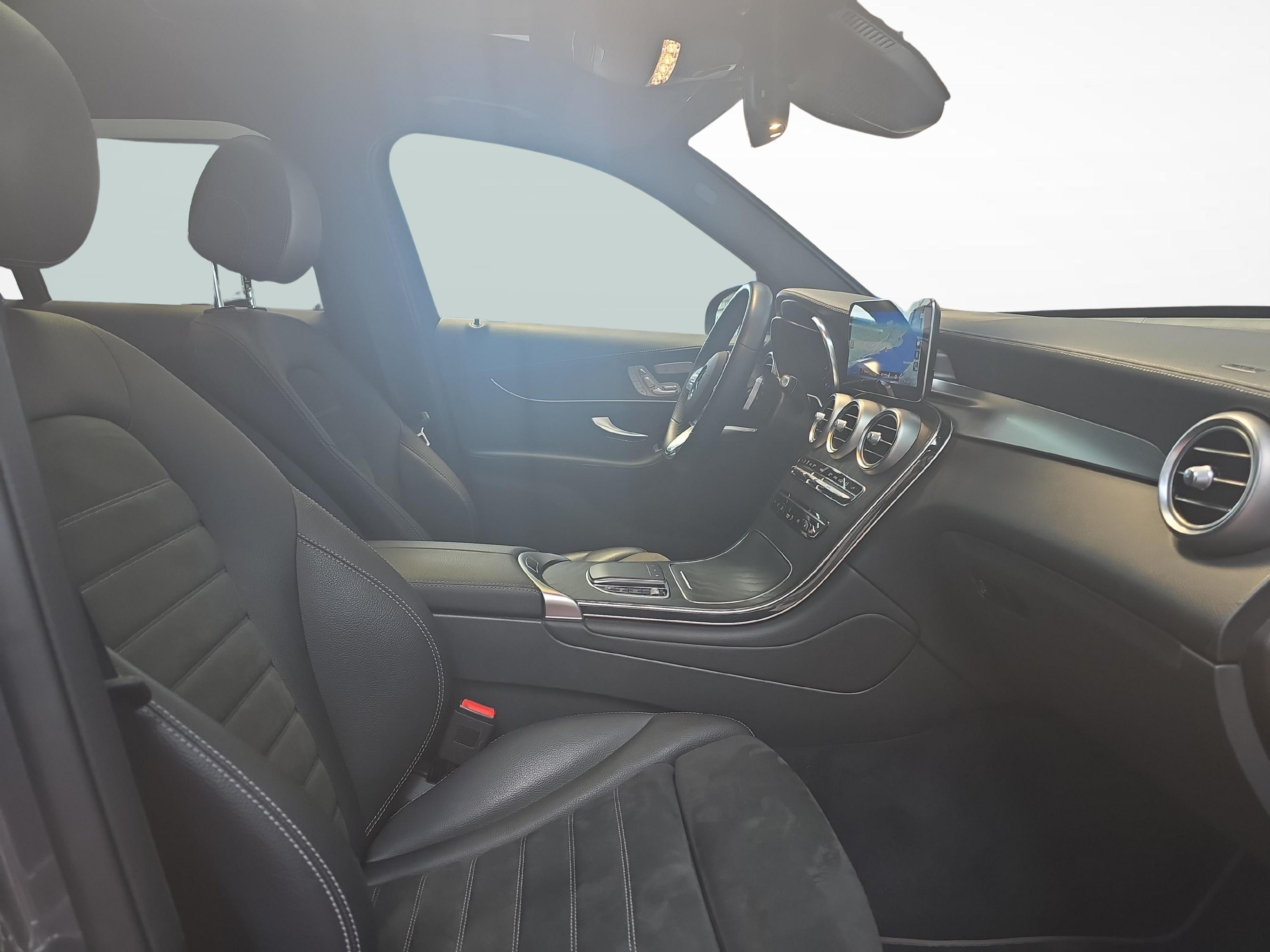 MERCEDES-BENZ GLC 200 4MATIC AMG Line_7