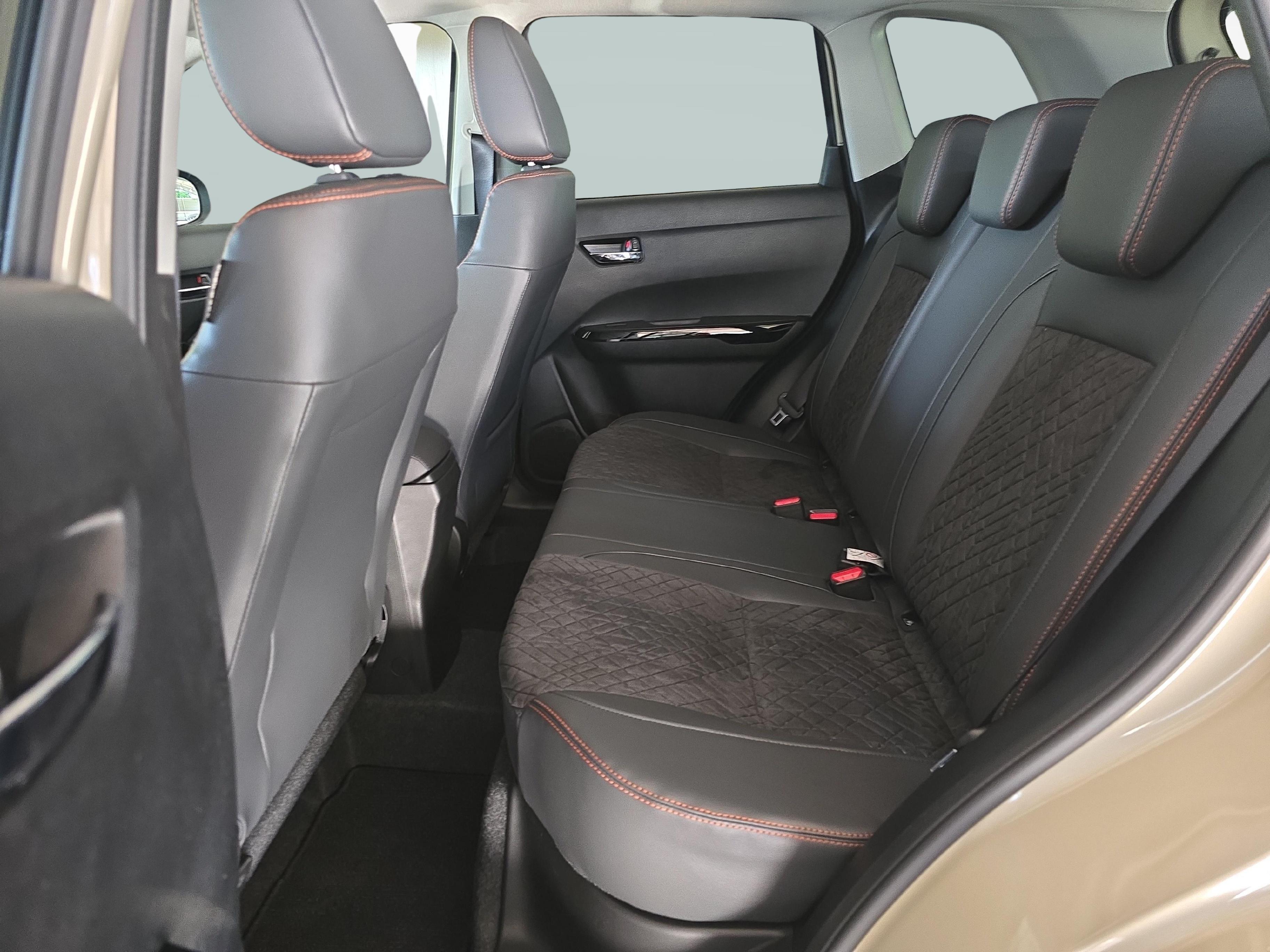 Suzuki Vitara 1.4 T Black Edition Top Hybrid 4x4_11