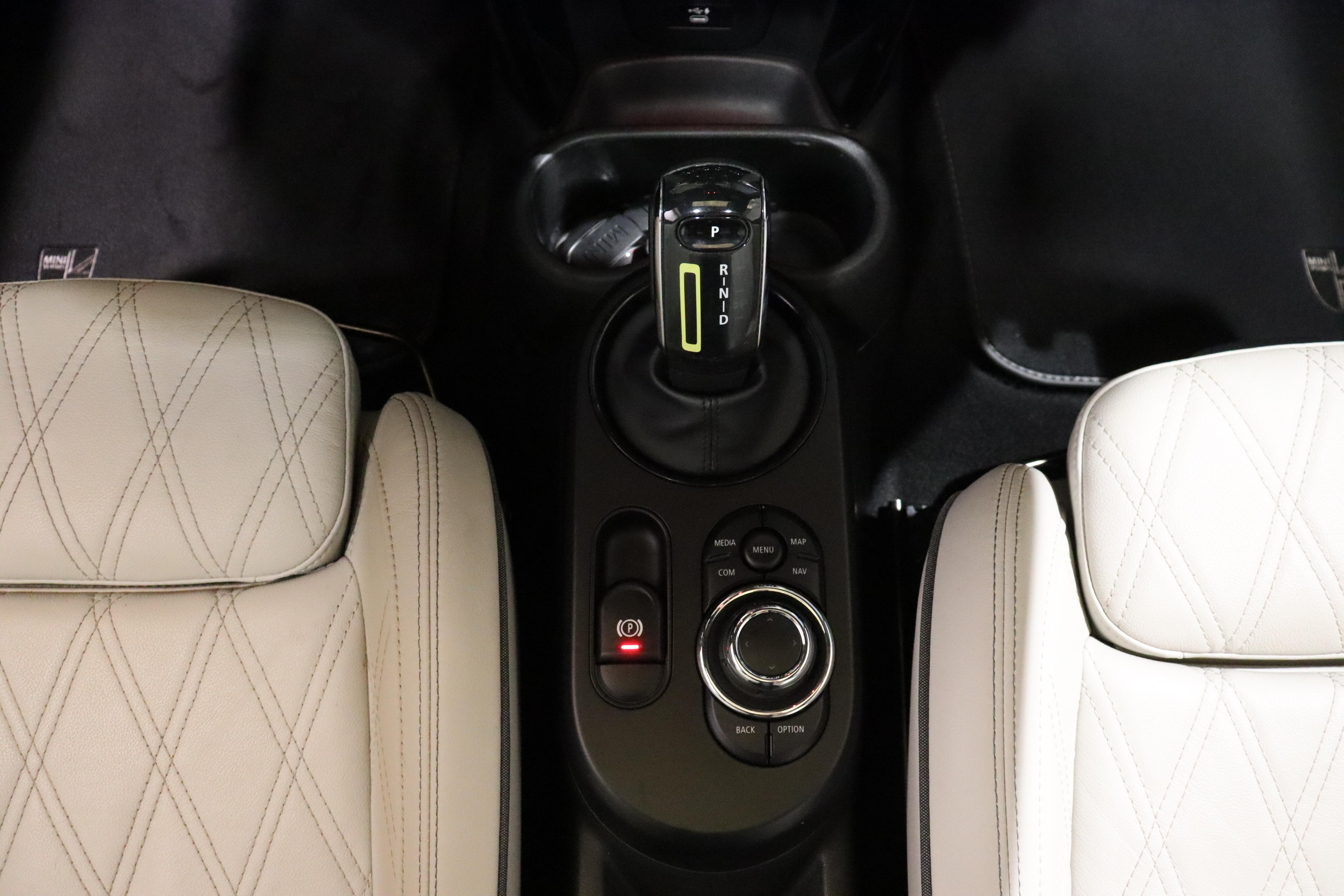MINI F56 Cooper SE_11