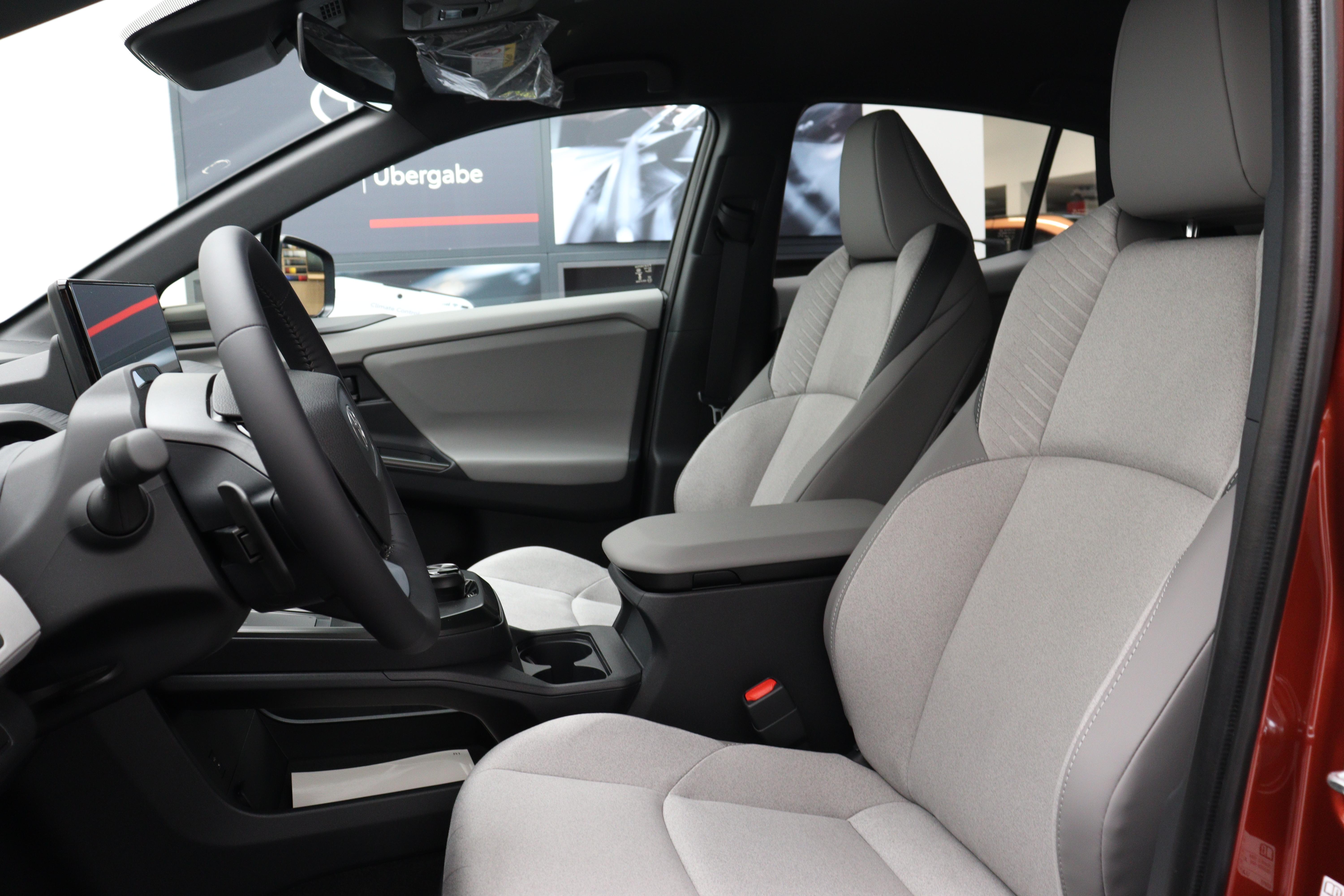 Toyota C-HR+ Premium AWD_9
