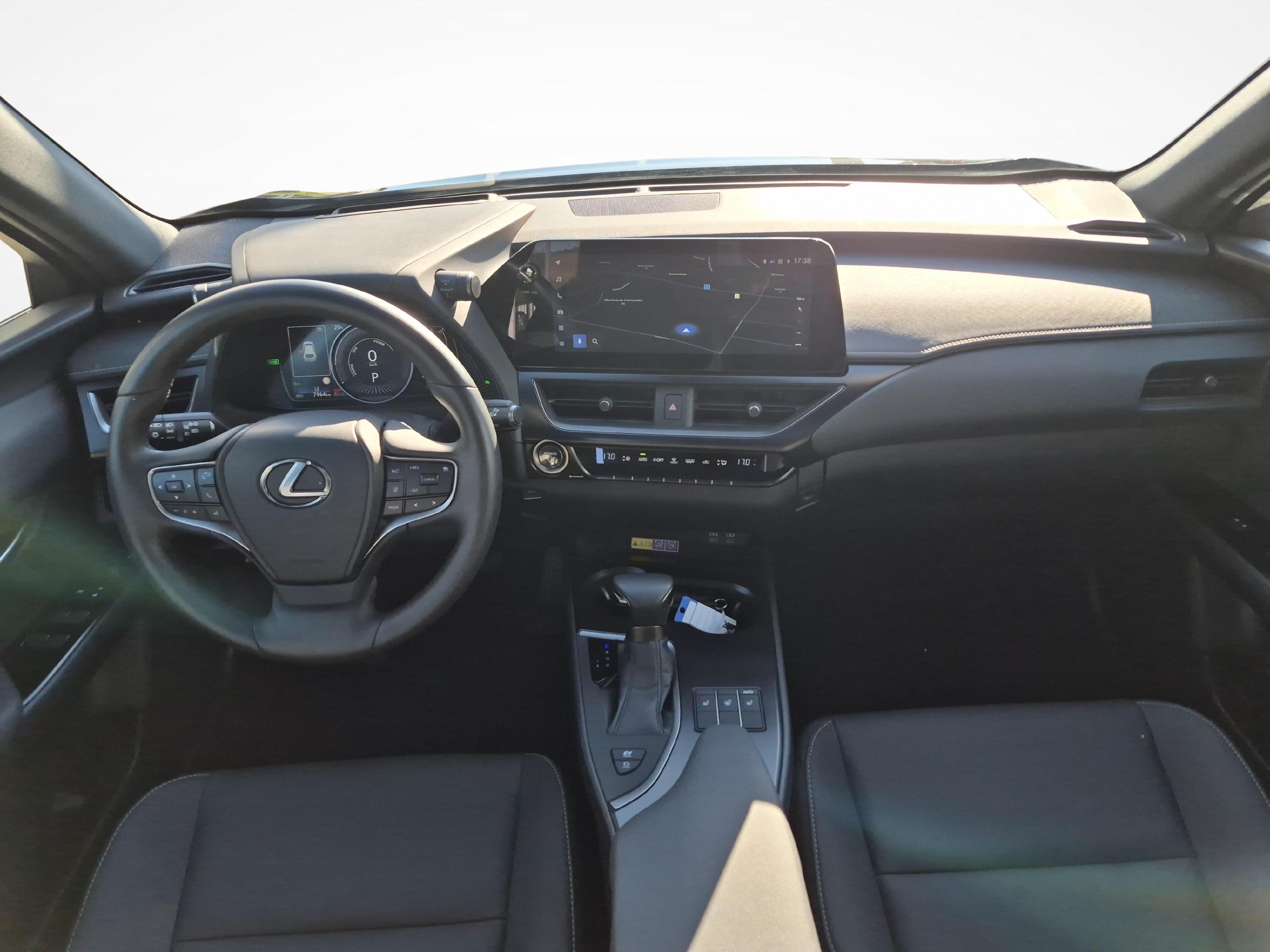 LEXUS UX 250h F-Line / Jetzt mit attraktivem 1.99% Leasing_9