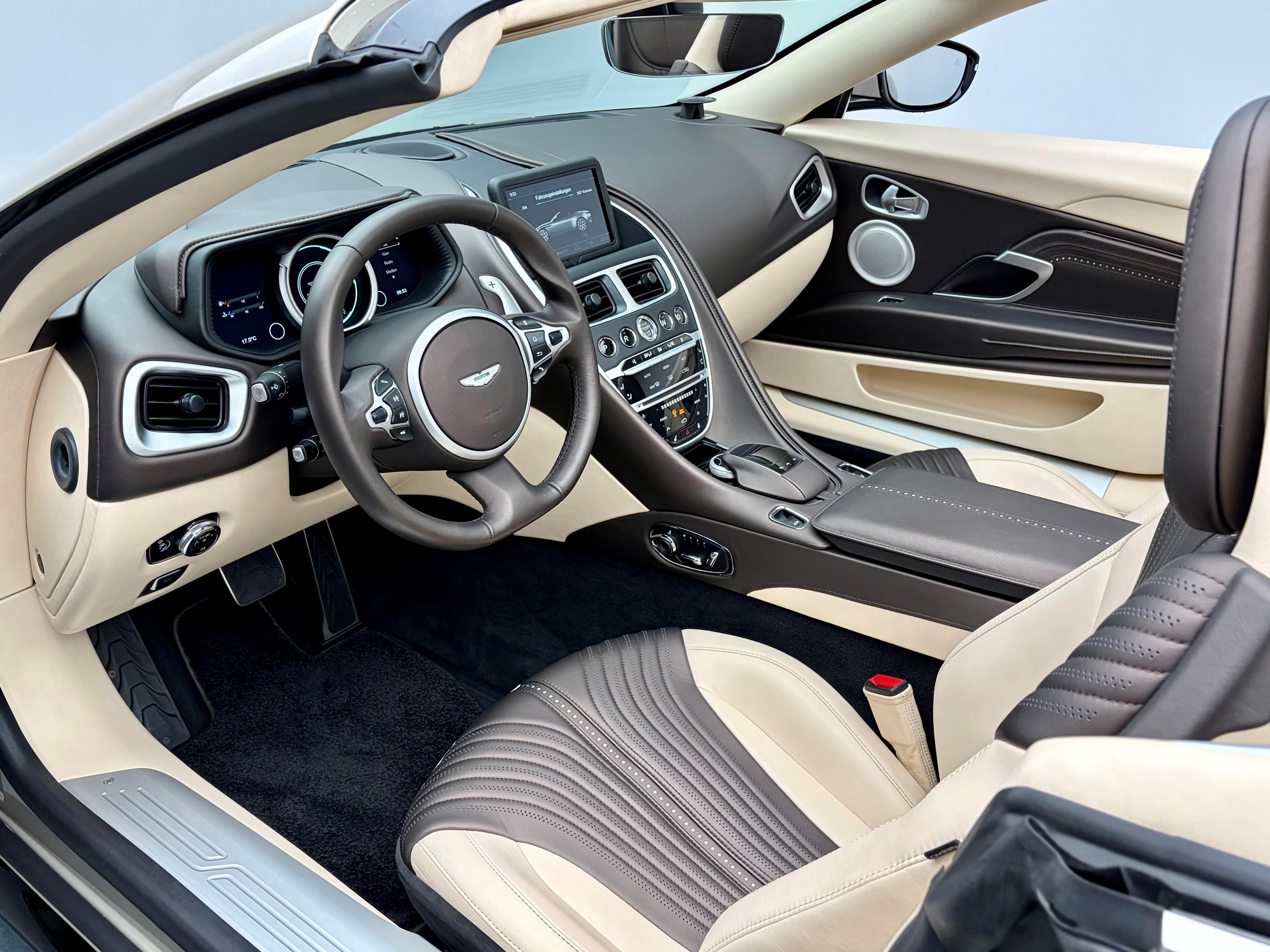 Aston Martin DB11 Volante 4.0 V8 Bi-Turbo_3