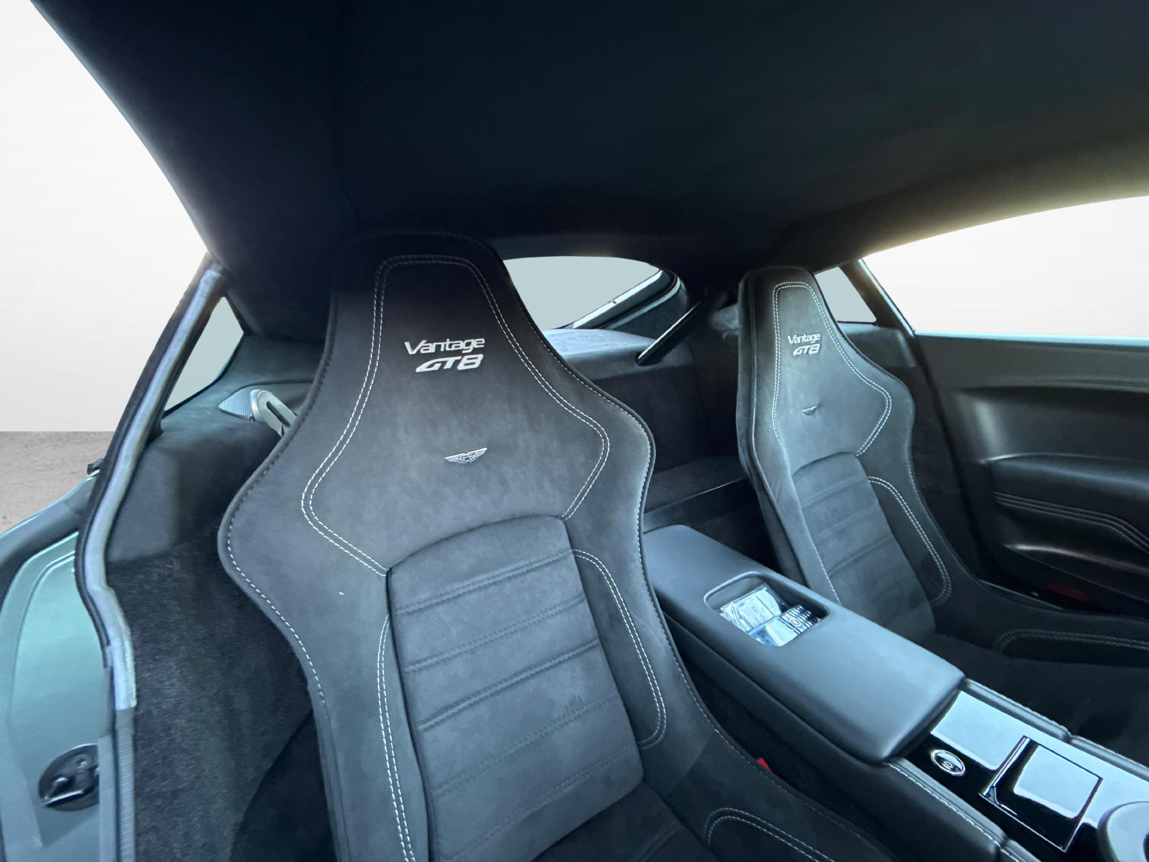 Aston Martin V8 Vantage Coupé 4.7 GT8_11