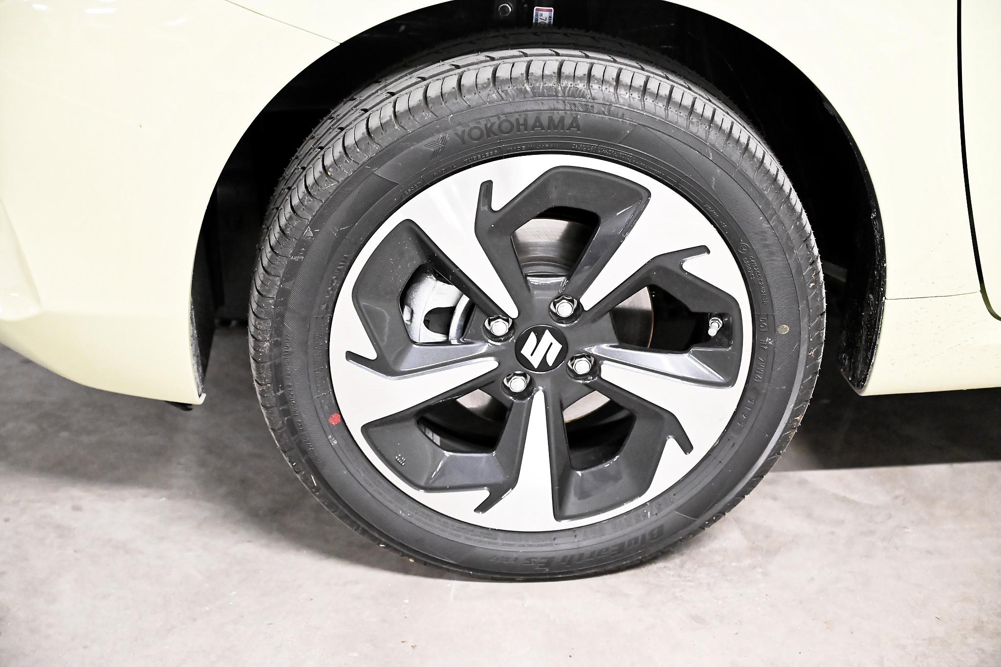 Suzuki Swift 1.2 Sakura Top Hybrid 4x4_14