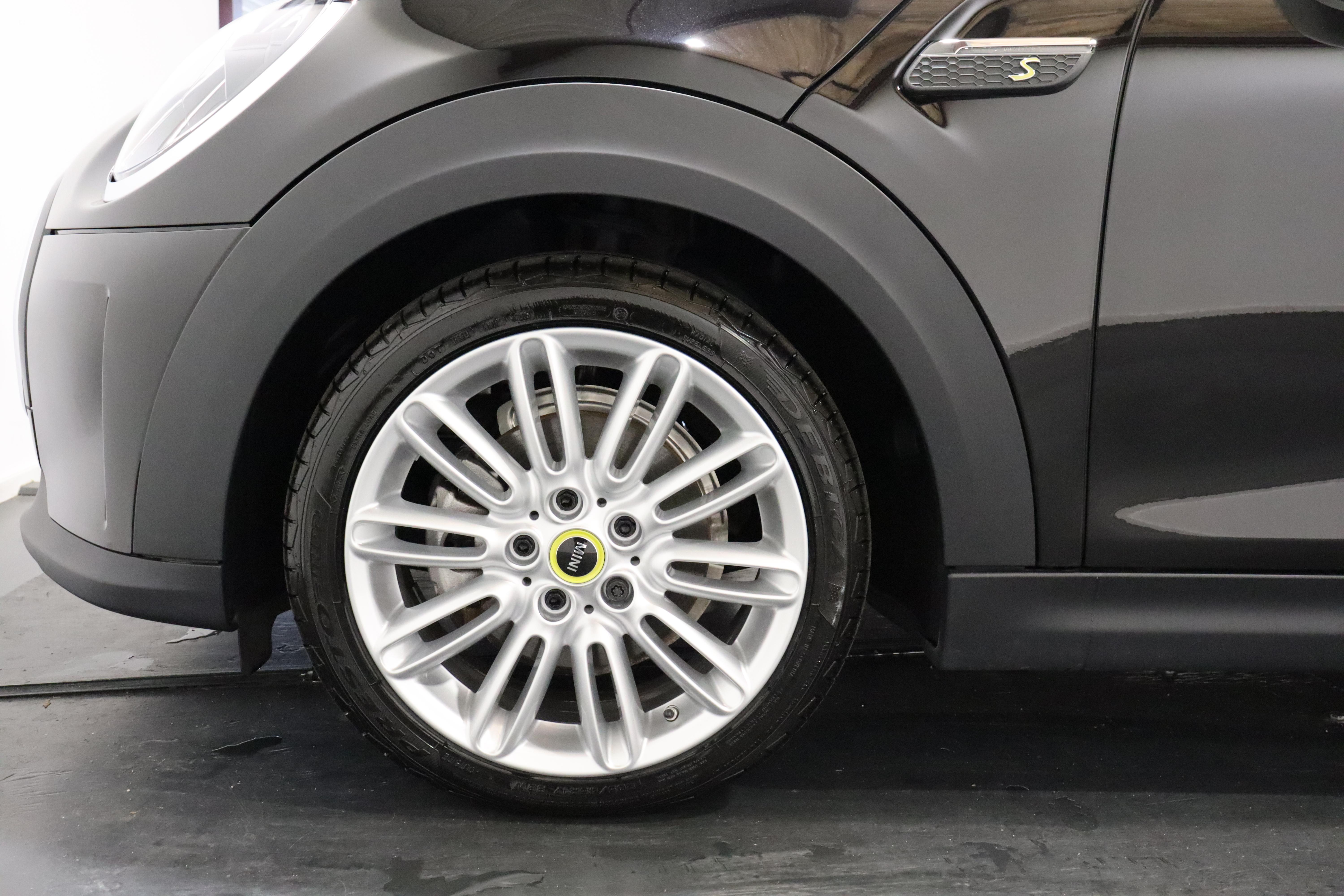 MINI F56 Cooper SE_6