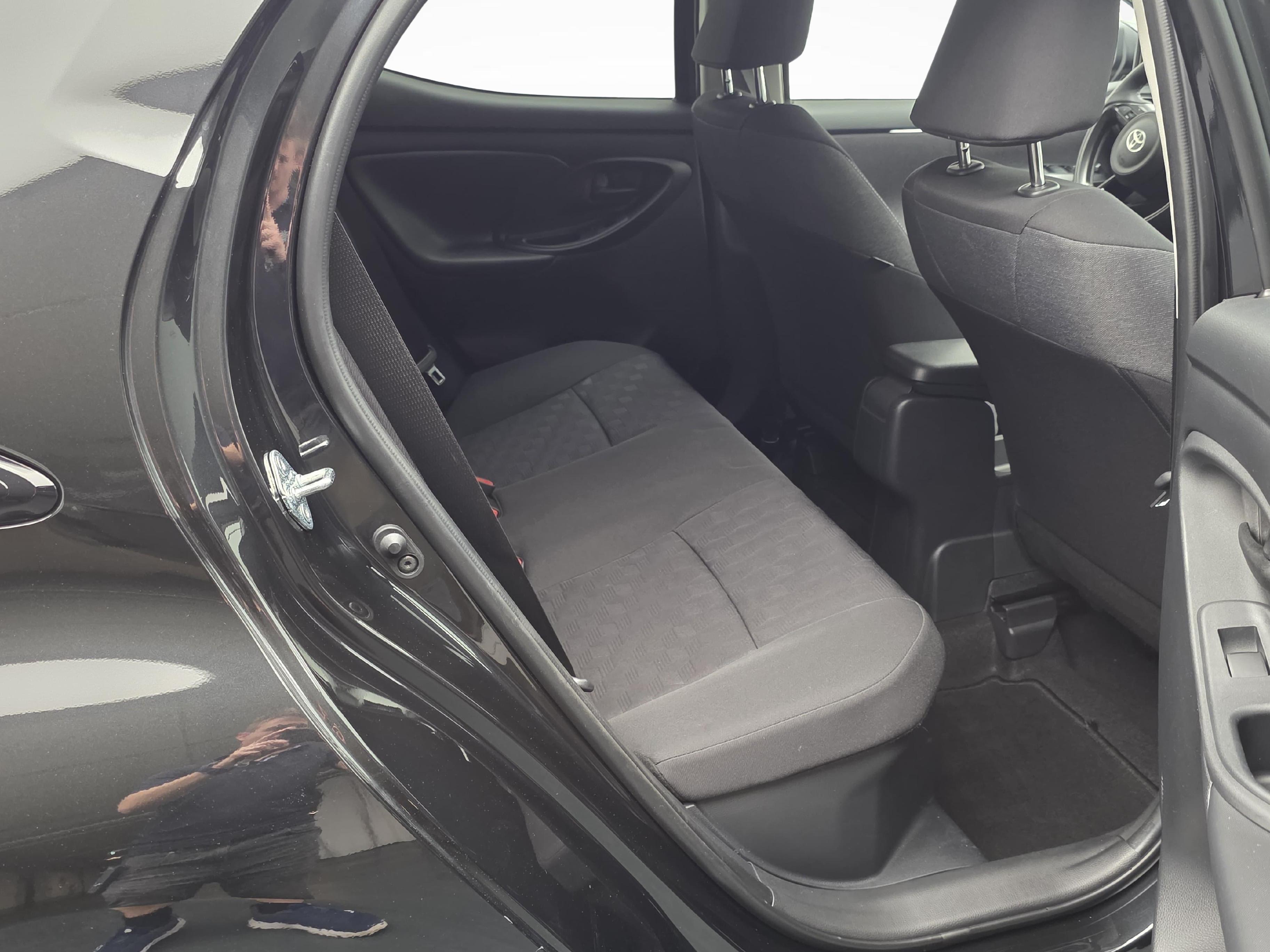 Toyota Yaris 1.5 VVT-i HSD Trend_11