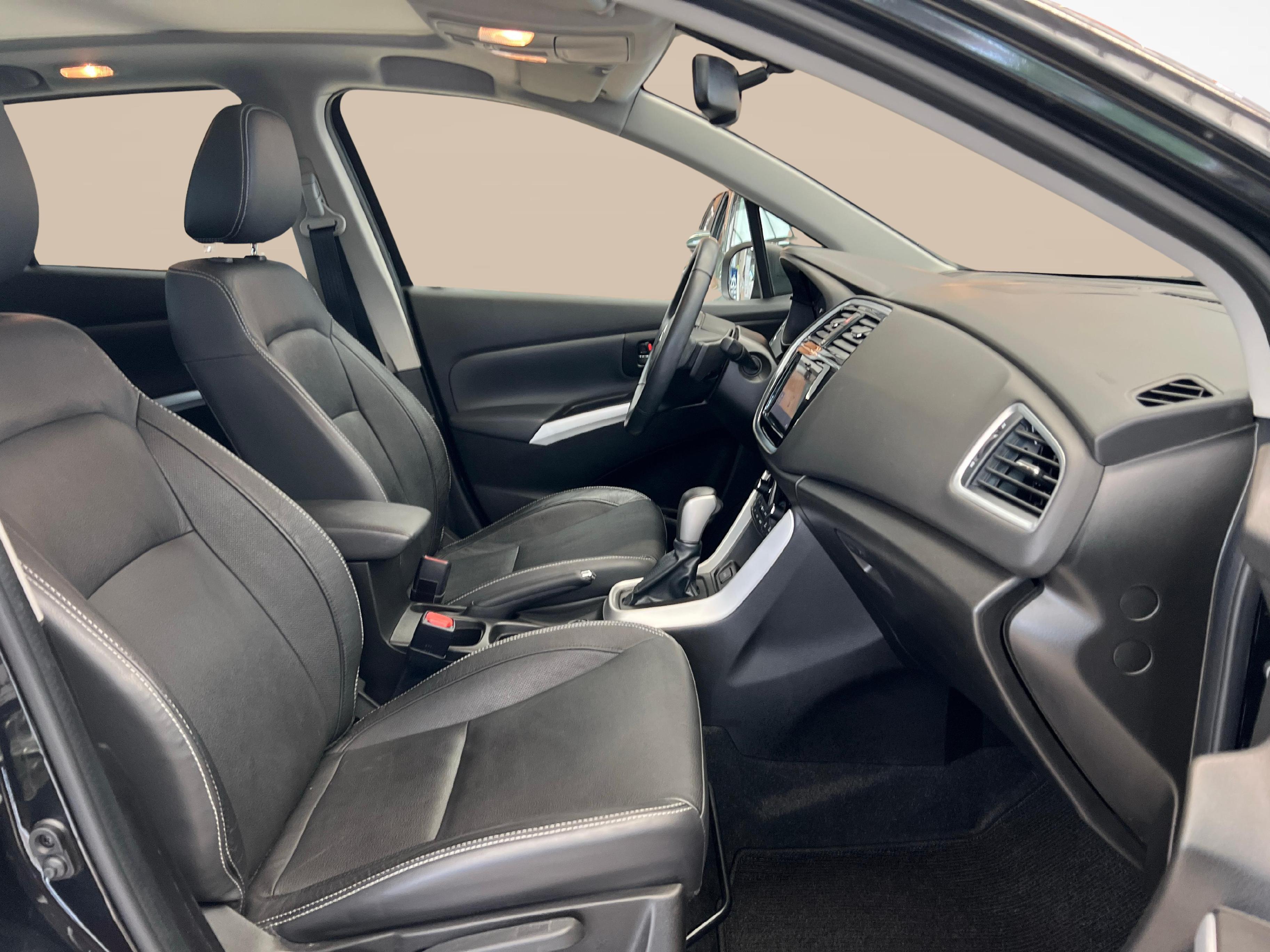 Suzuki SX4 S-Cross 1.4 T Piz Sulai Top Hybrid 4x4_10