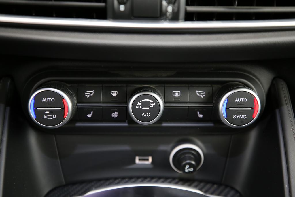 Alfa Romeo Stelvio 2.9 V6 Biturbo Q4 Quadrifoglio_8