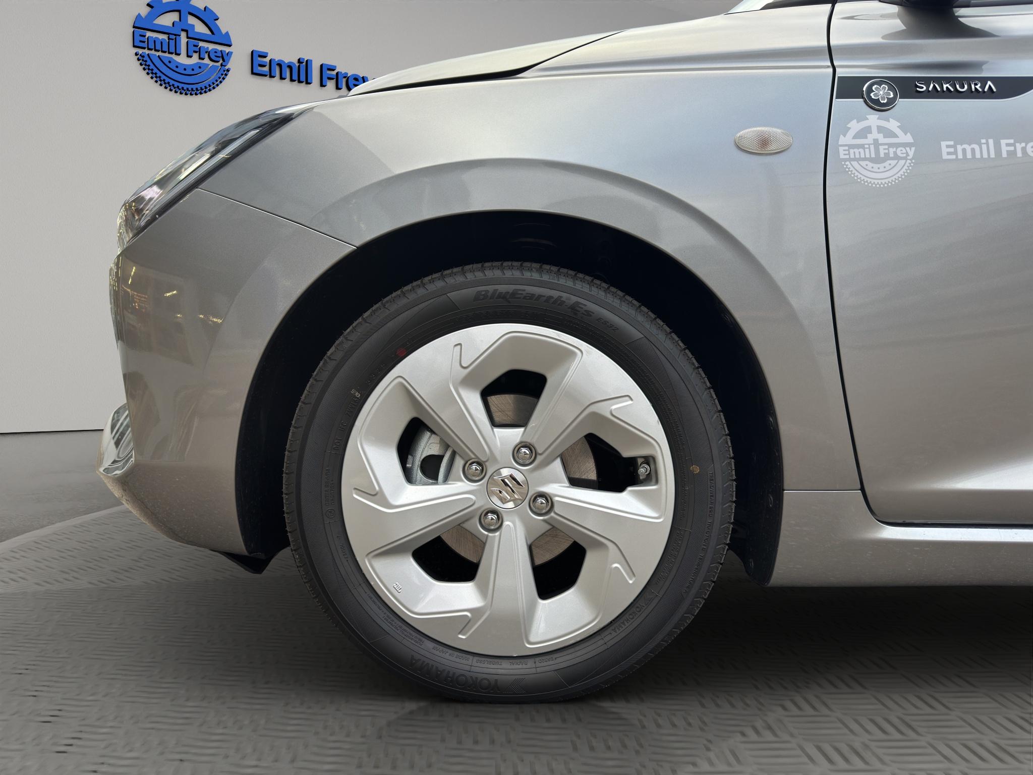 Suzuki Swift 1.2 Sakura Top Hybrid_10