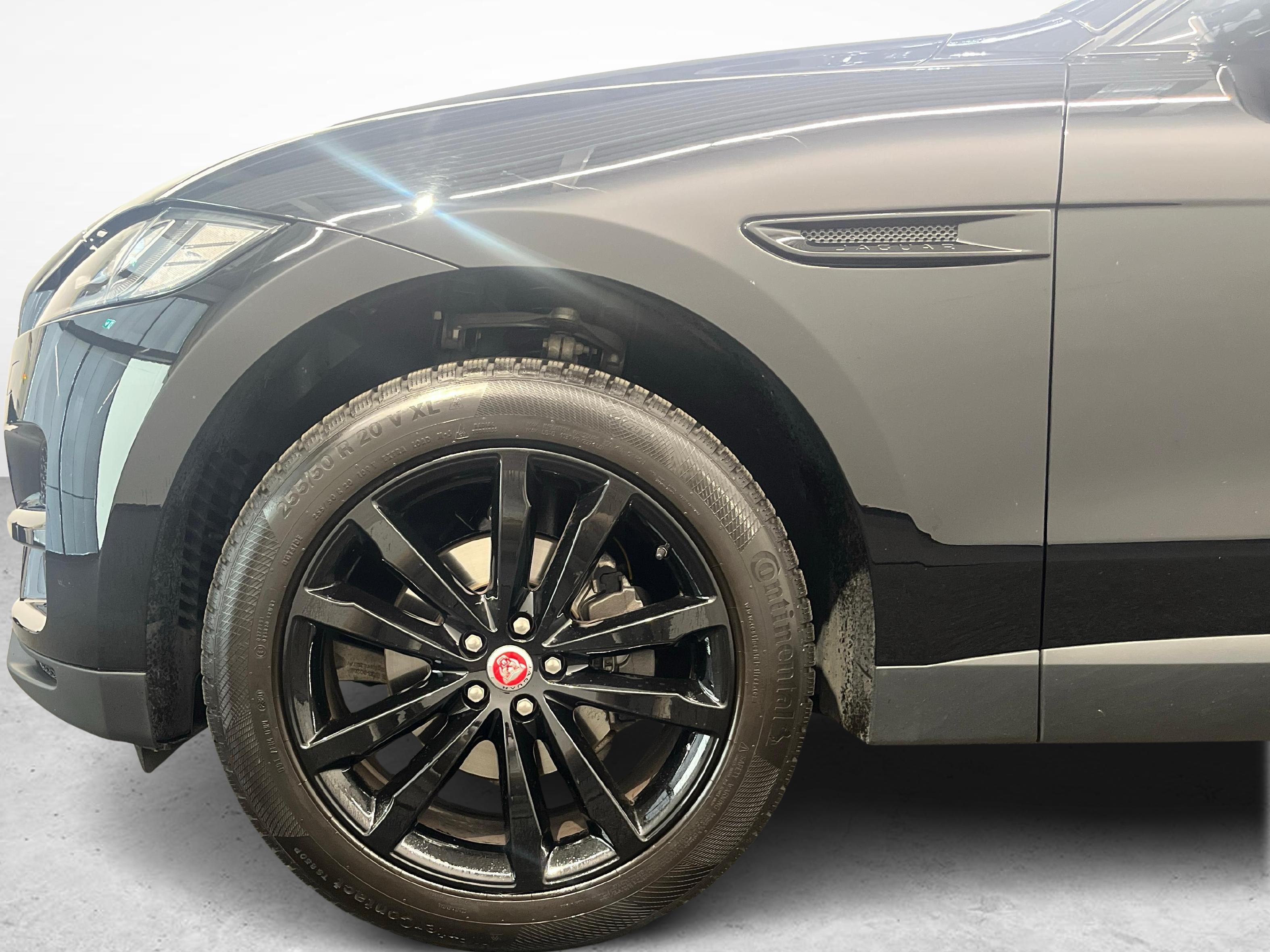 JAGUAR F-Pace 2.0 D 180 Prestige AWD_13