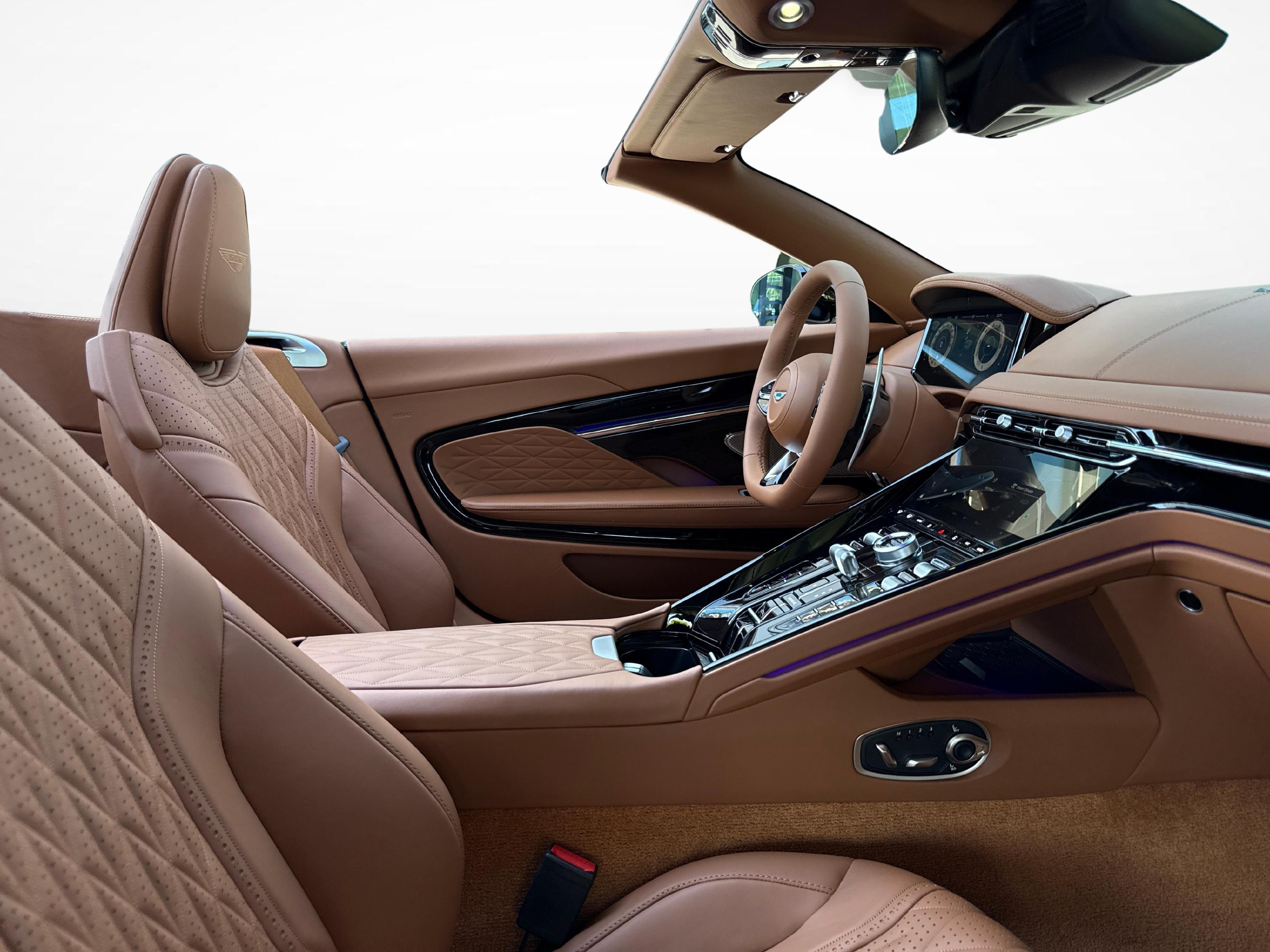 Aston Martin DB12 Volante 4.0 V8 Bi-Turbo_11