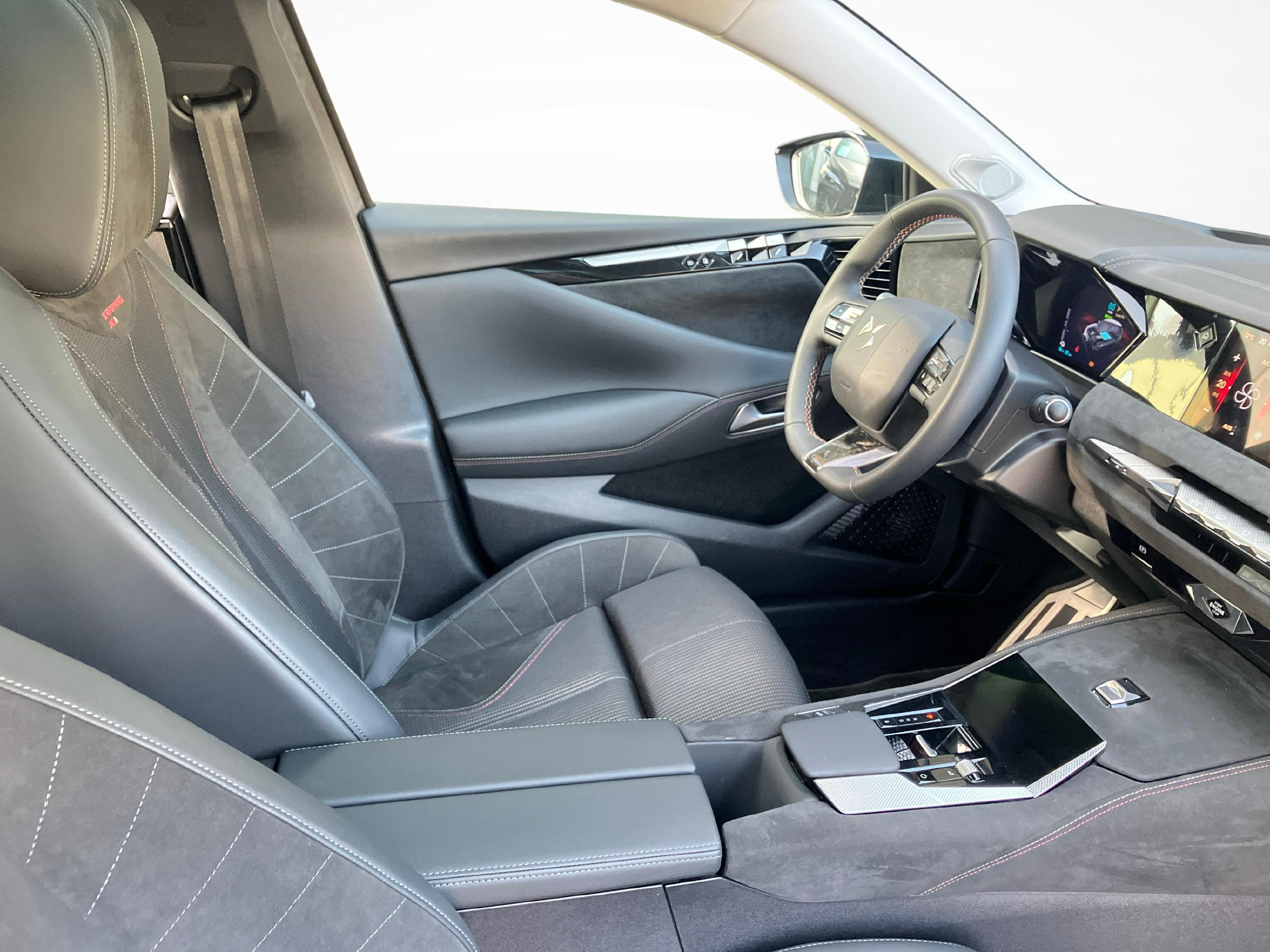 DS 4 1.6 E-Tense Performance Line+_10