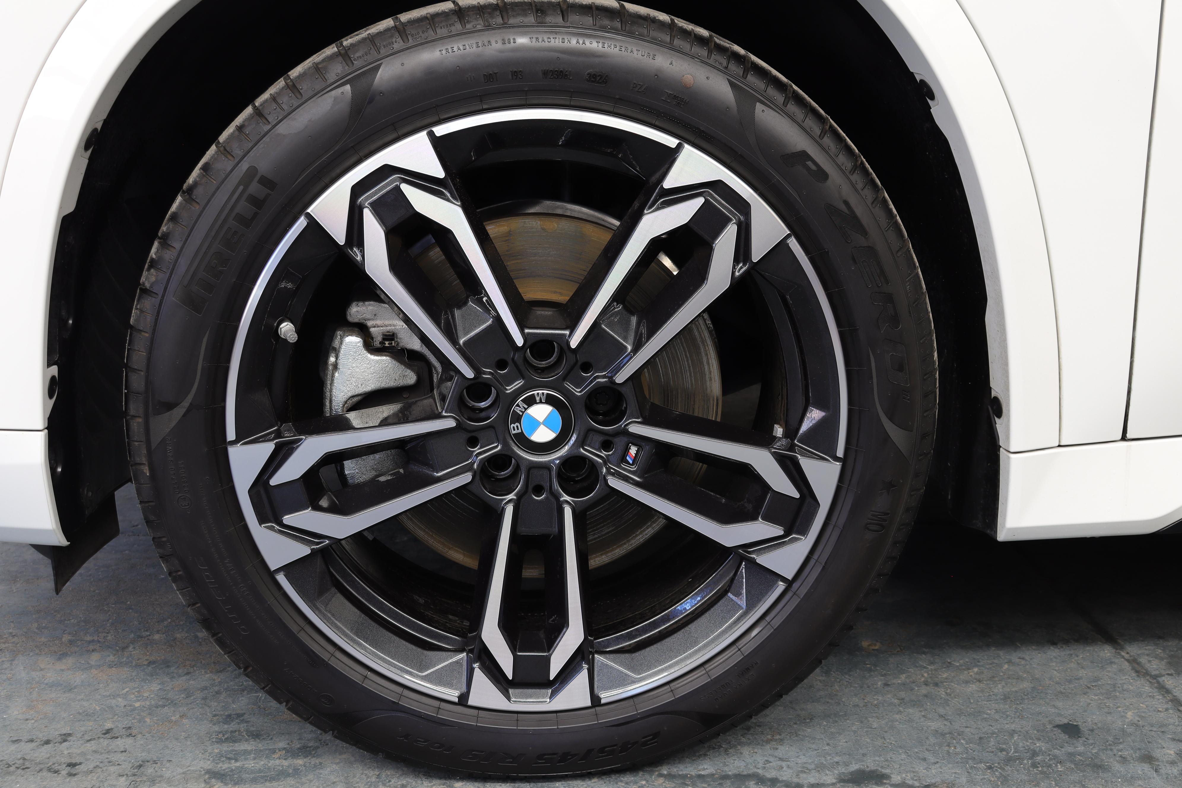 BMW X1 23i xDrive paddles_8