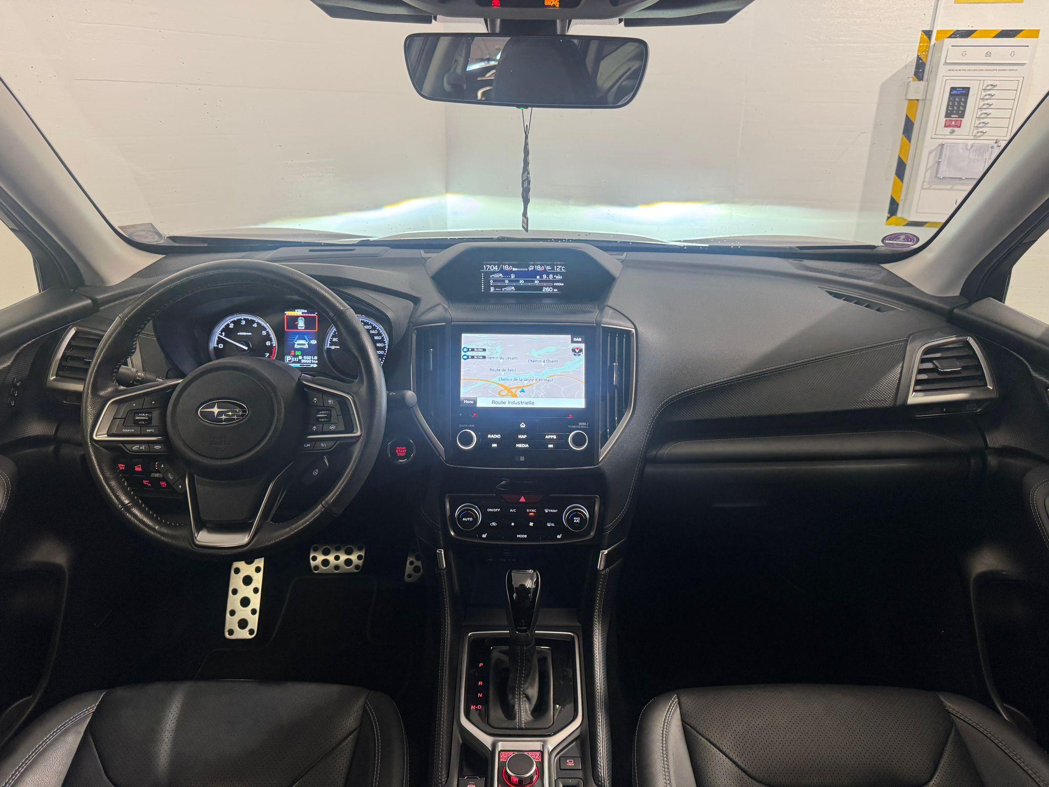 Subaru Forester Station 2.0i e-Boxer Black Edition_8