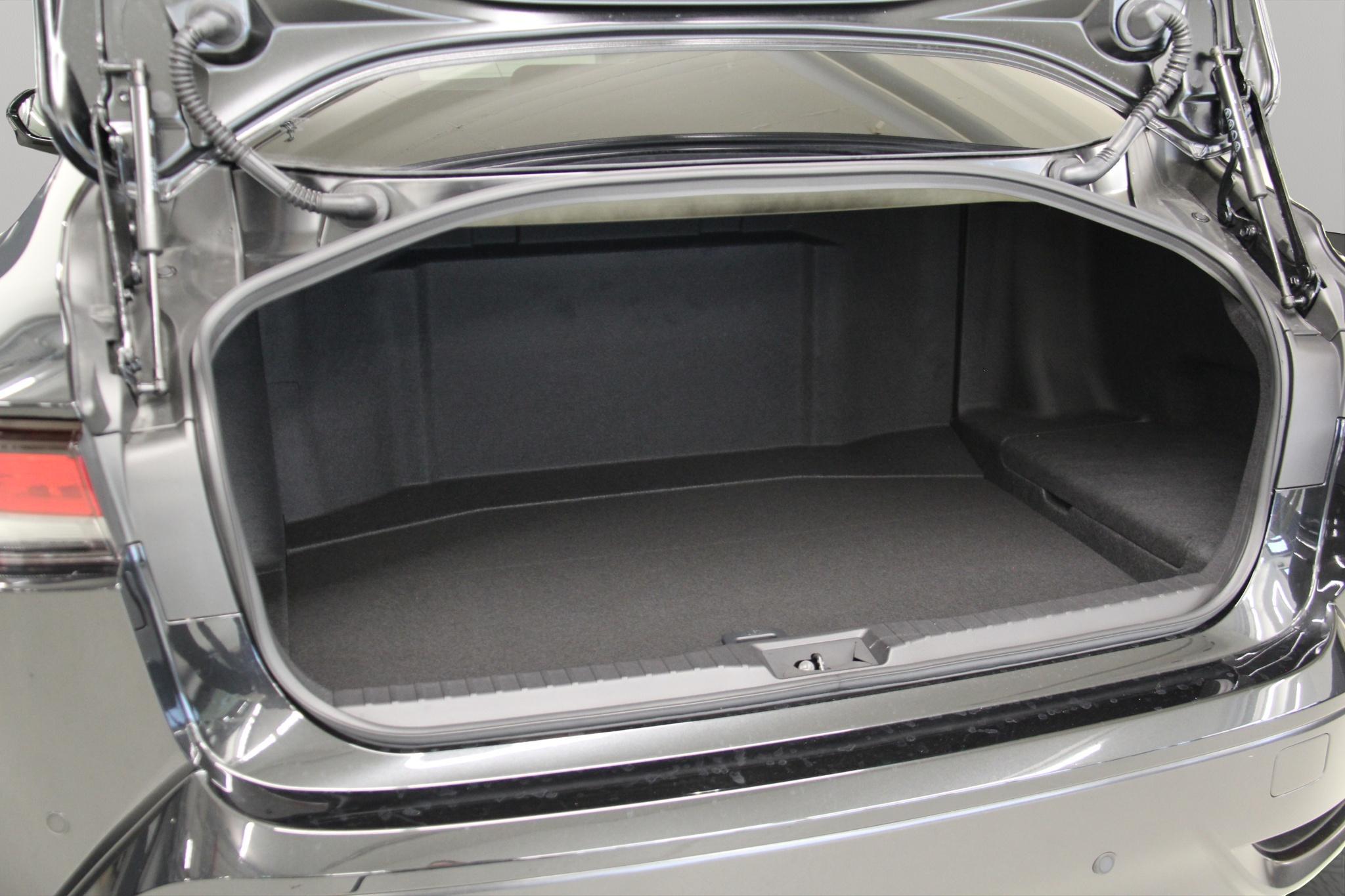 Toyota Mirai Fuel Cell Platinum_9