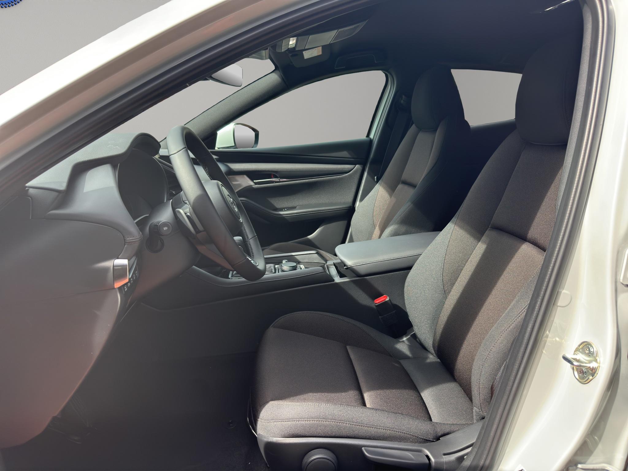 MAZDA 3 Hatchback 2.0 186 Exclusive-Line_2