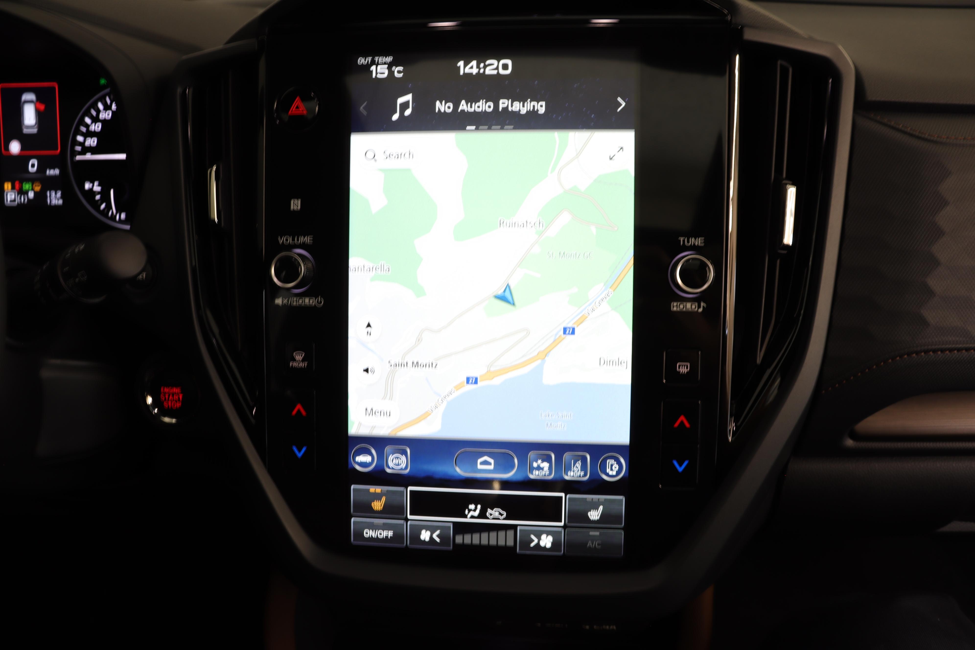 Subaru Forester Station 2.0i e-Boxer Luxury_8