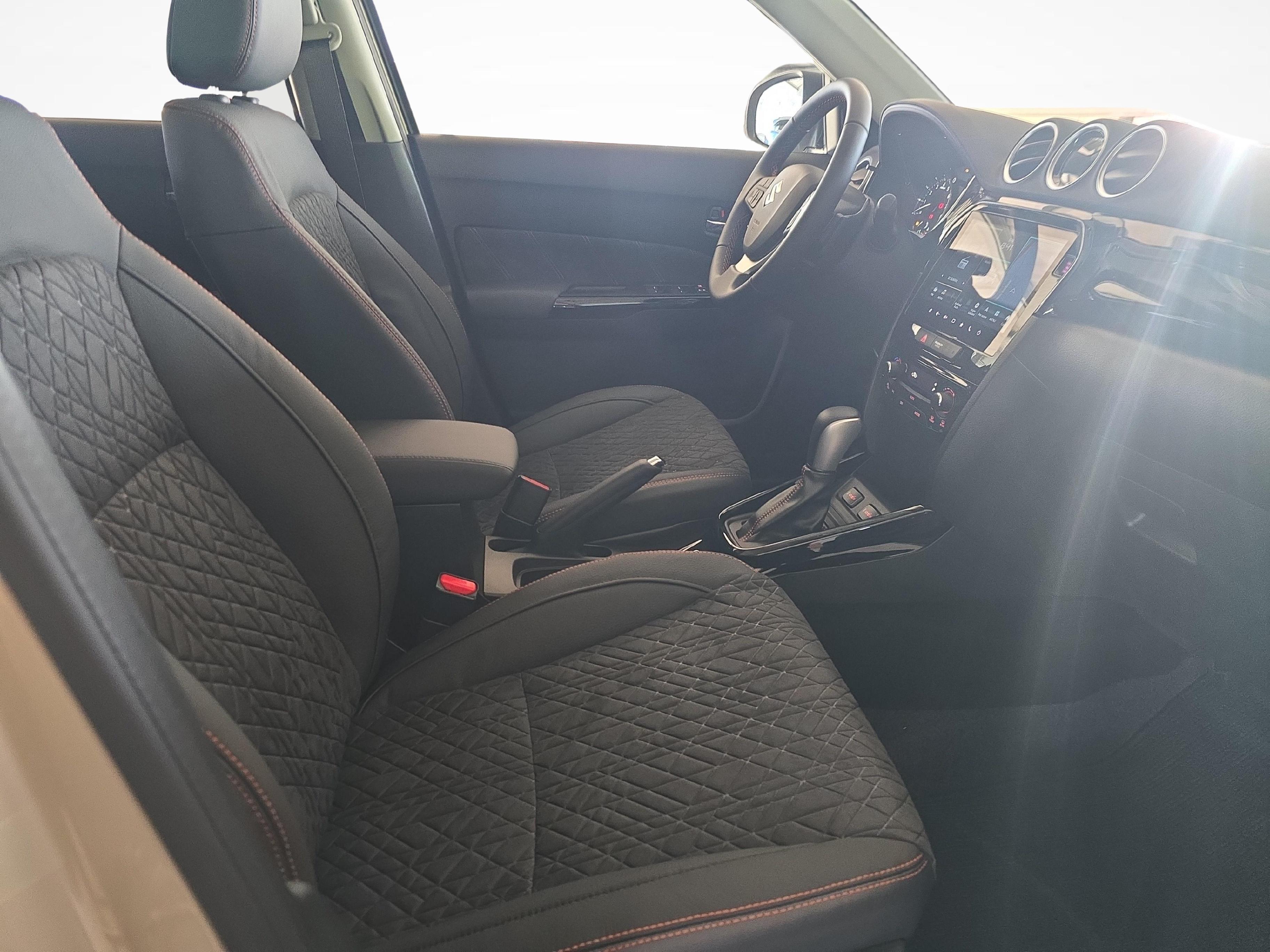 Suzuki Vitara 1.4 T Black Edition Top Hybrid 4x4_10