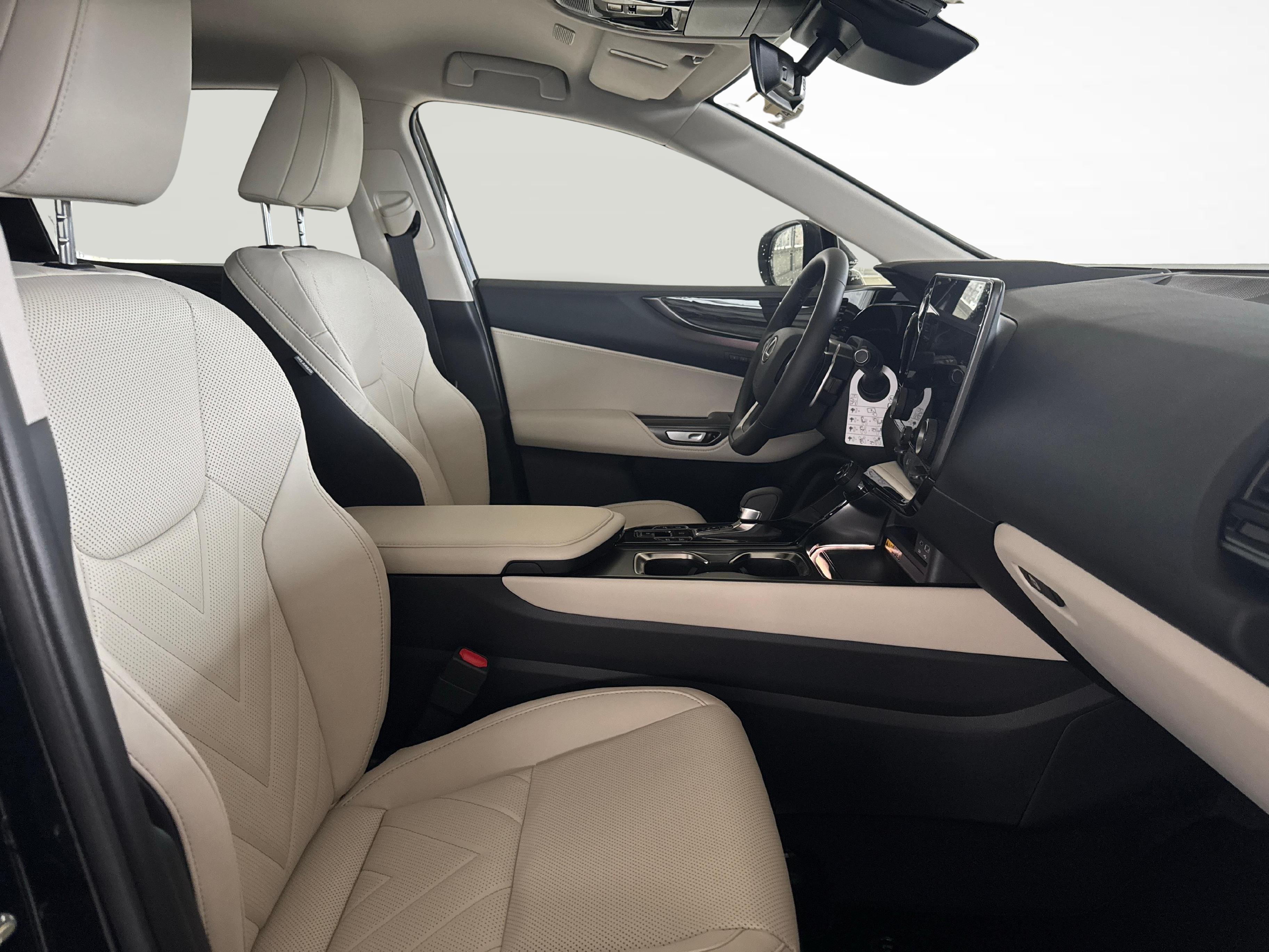 LEXUS NX 450h+ Comfort_11
