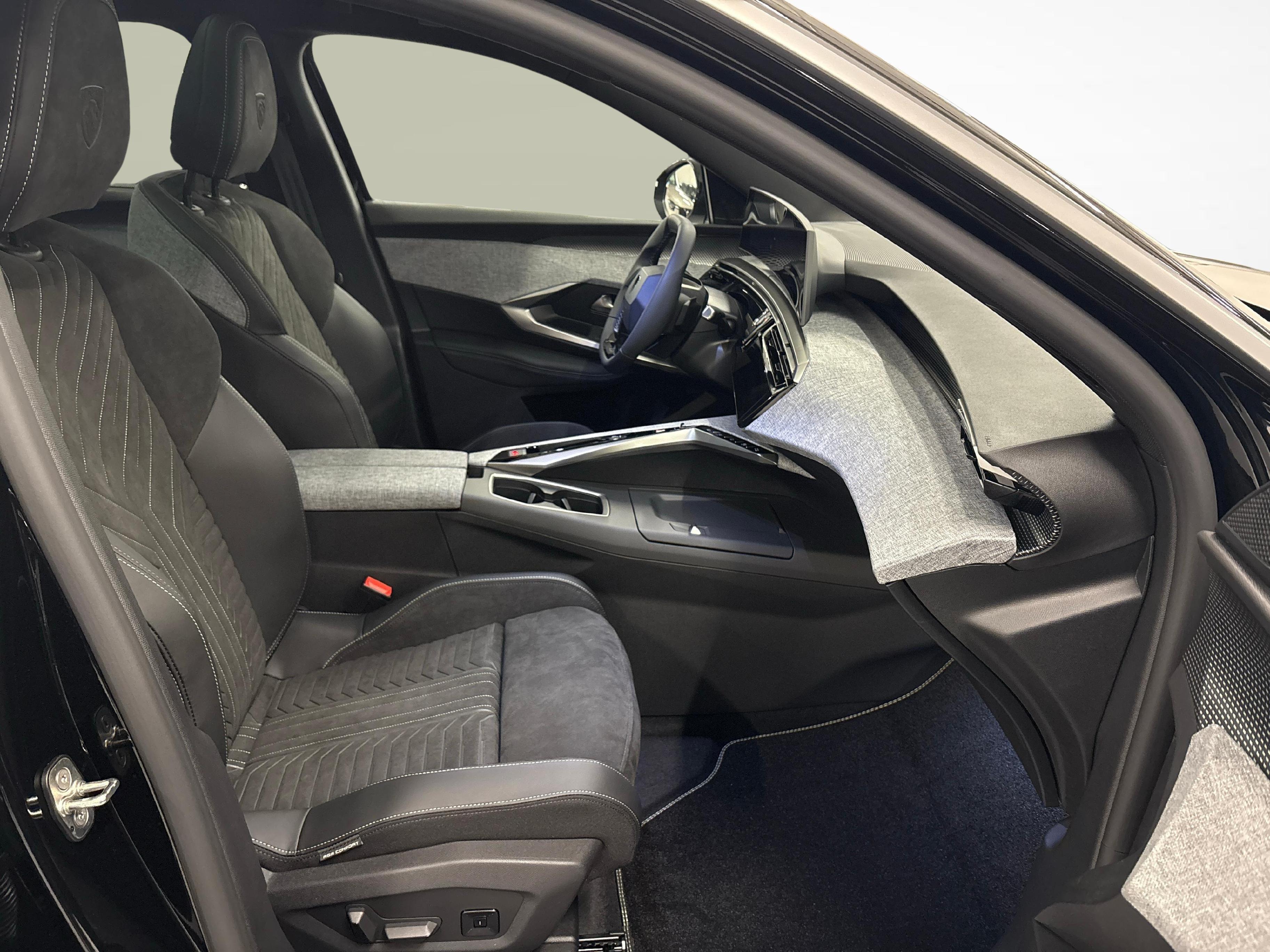 Peugeot 5008 e-GT Exclusive AWD_12