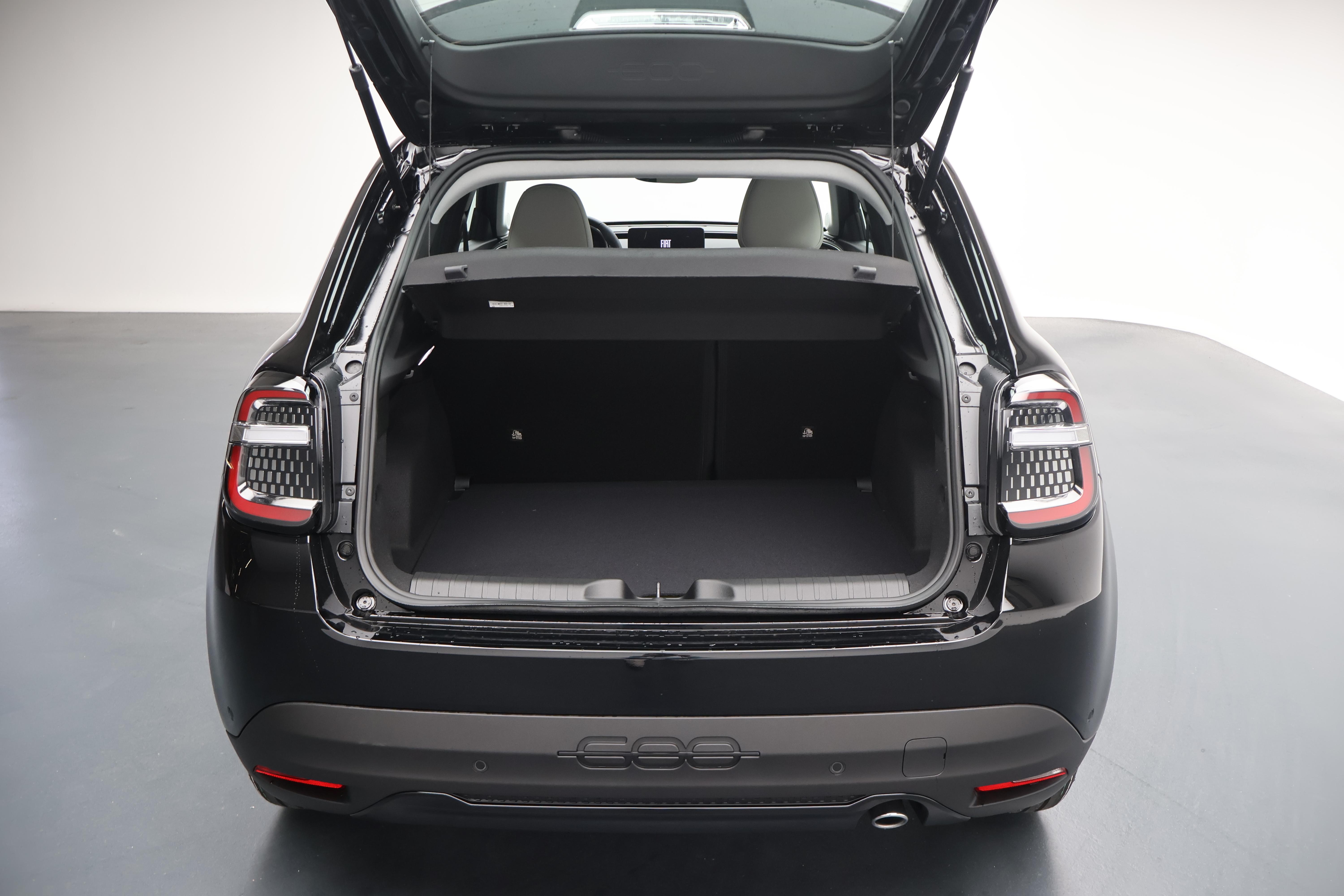 Fiat 600 1.2 Hybrid Icon Swiss Edition_4