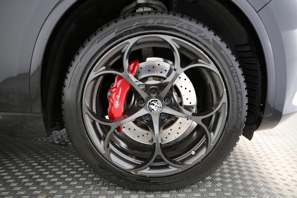 Alfa Romeo Stelvio 2.9 V6 Biturbo Q4 Quadrifoglio_12