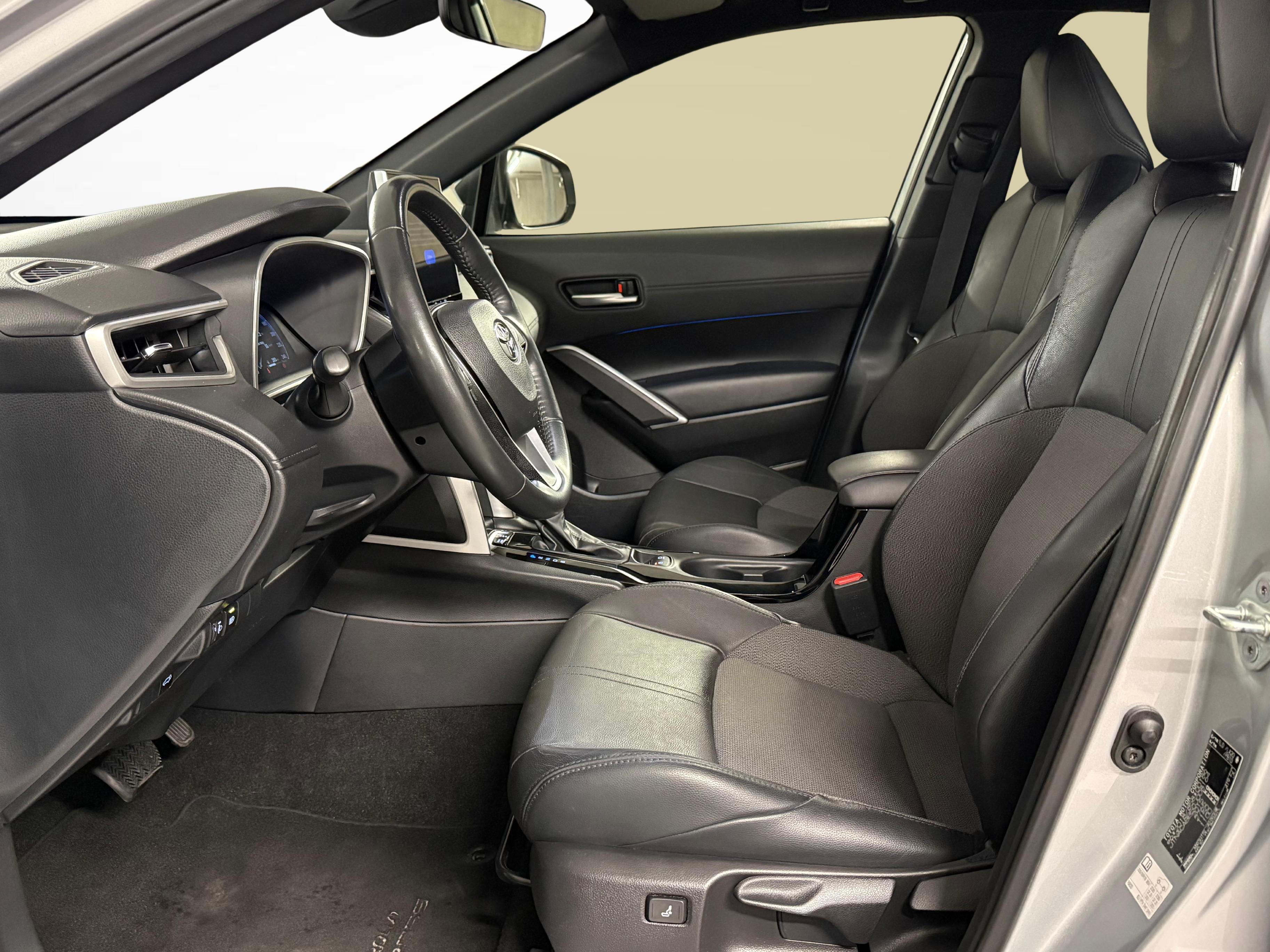 Toyota Corolla Cross 2.0 HSD Trend AWD-i_10