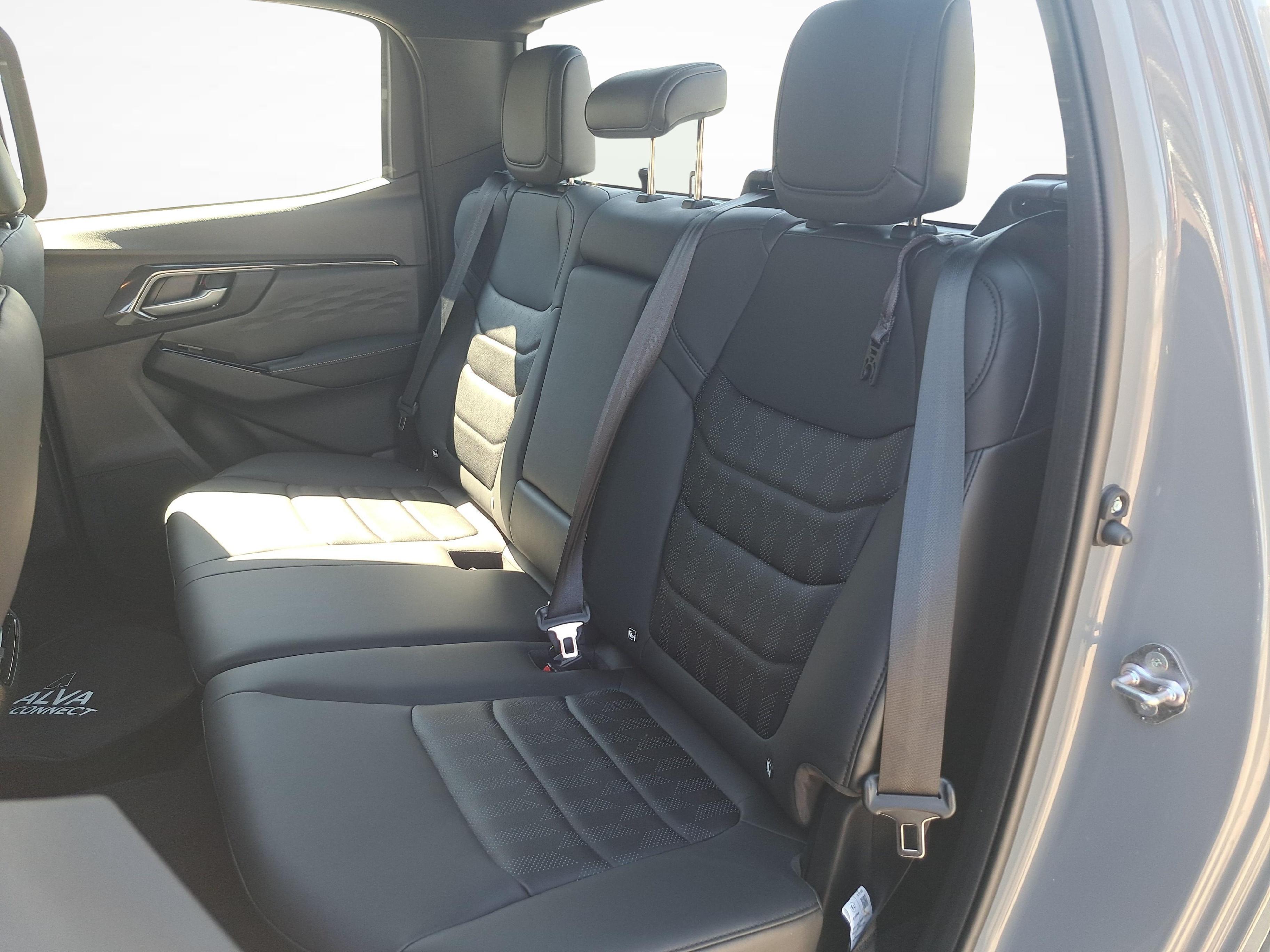 ISUZU D-Max EV Crew Pick-up Eletric 4x4_11