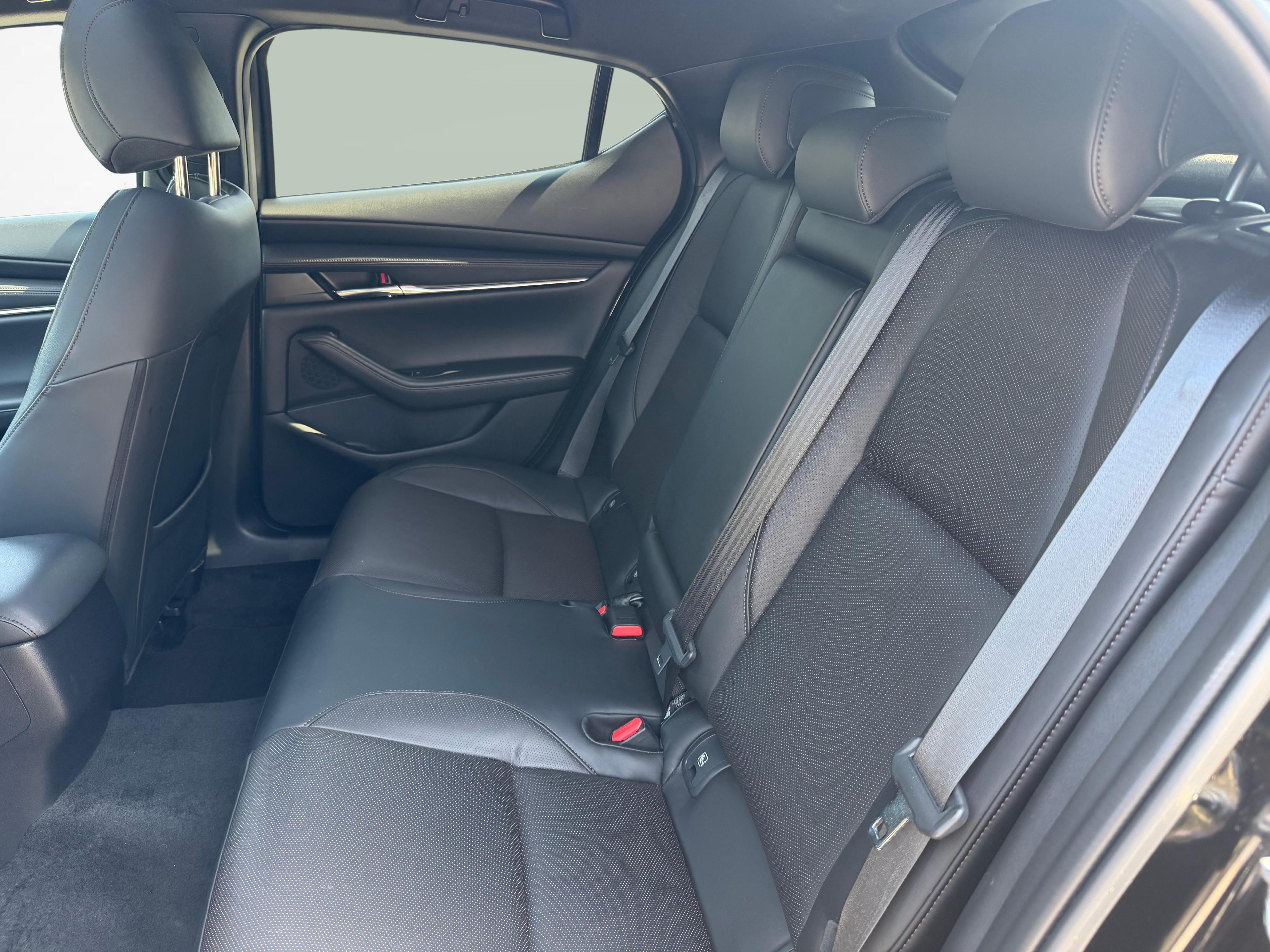 MAZDA 3 Hatchback 2.0 186 Revolution AWD_9