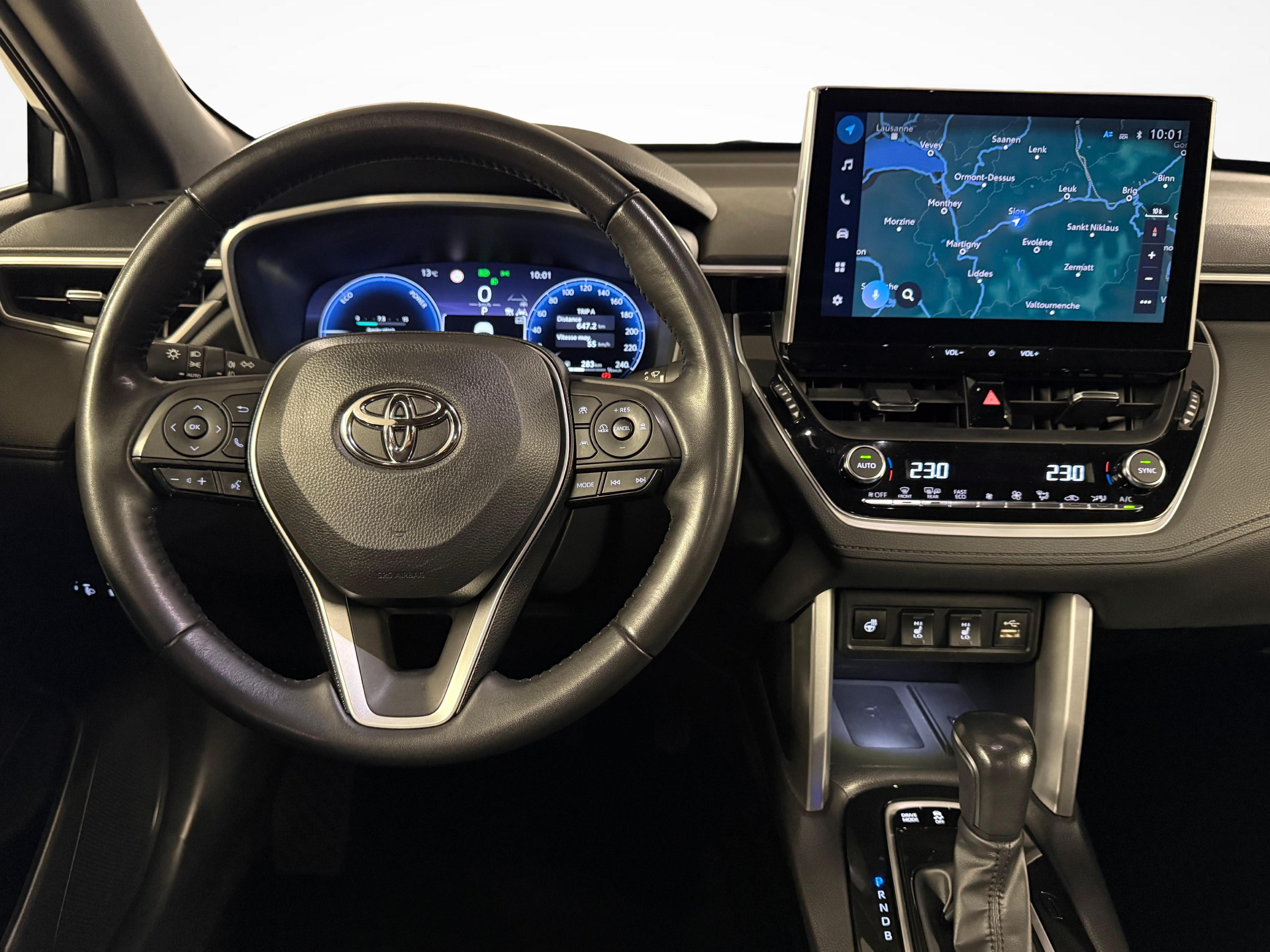 Toyota Corolla Cross 2.0 HSD Trend AWD-i_13