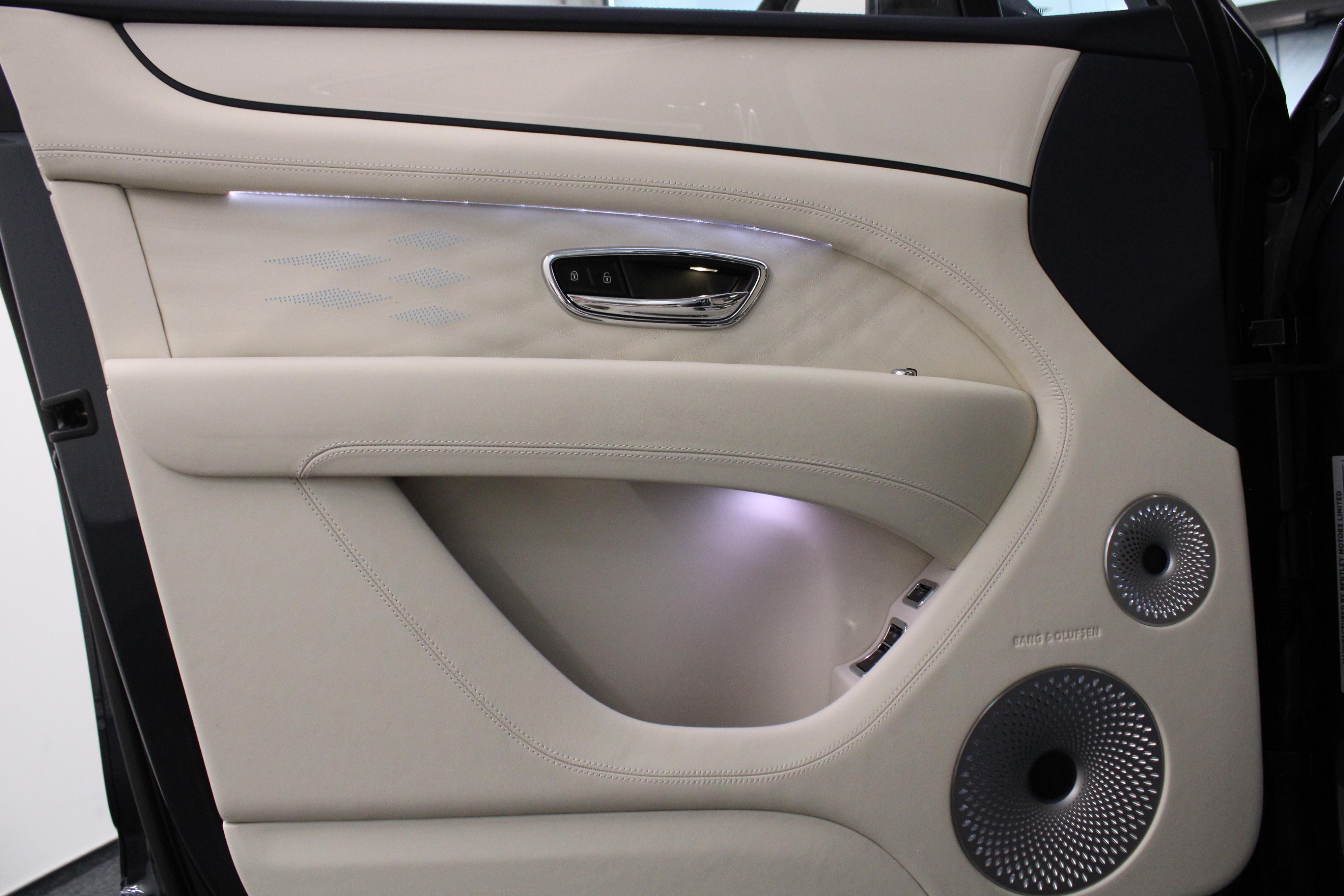 Bentley Bentayga 4.0 V8 Atelier Edition_12