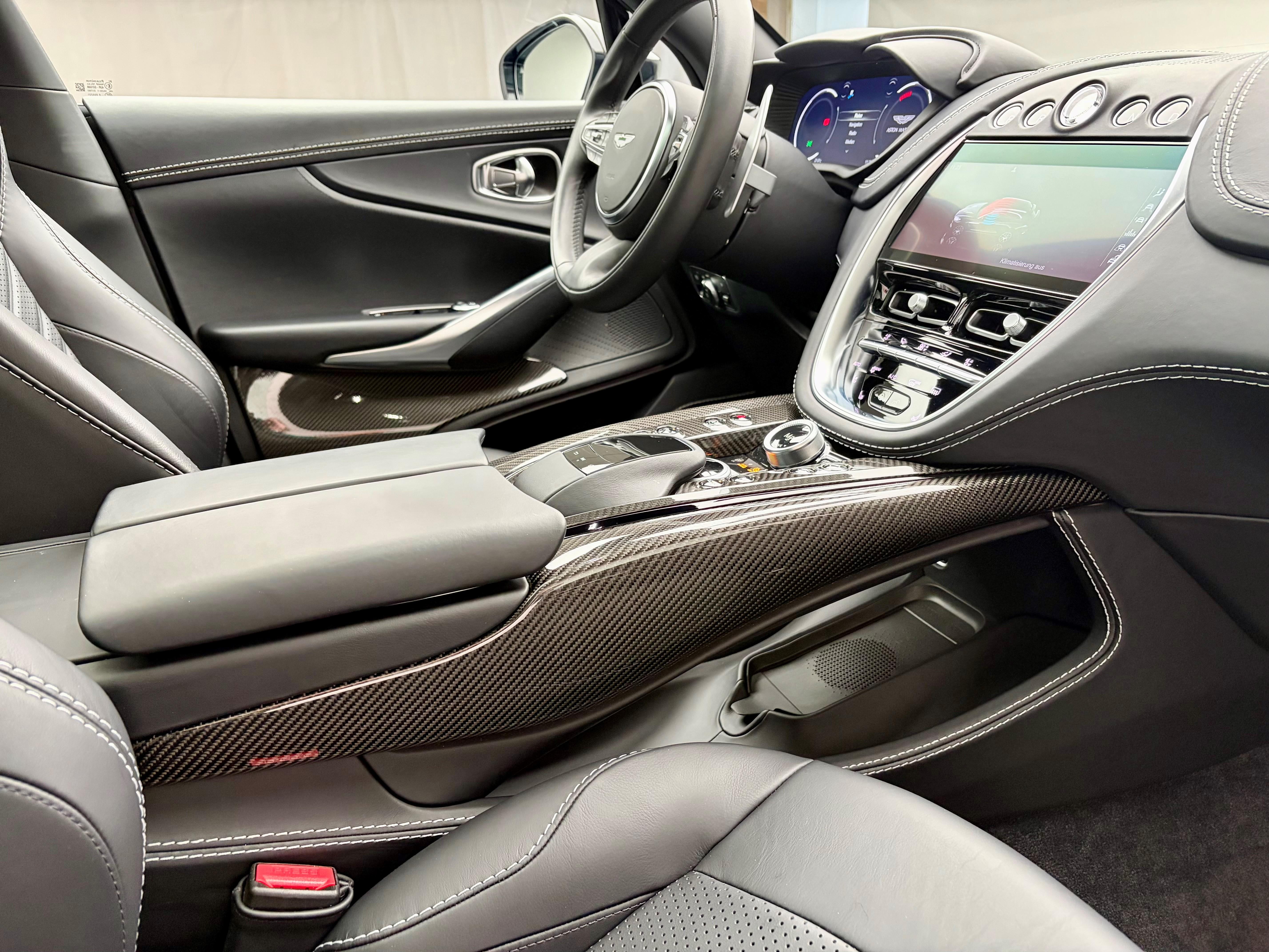 Aston Martin DBX 707 4.0 V8 Bi-Turbo_11