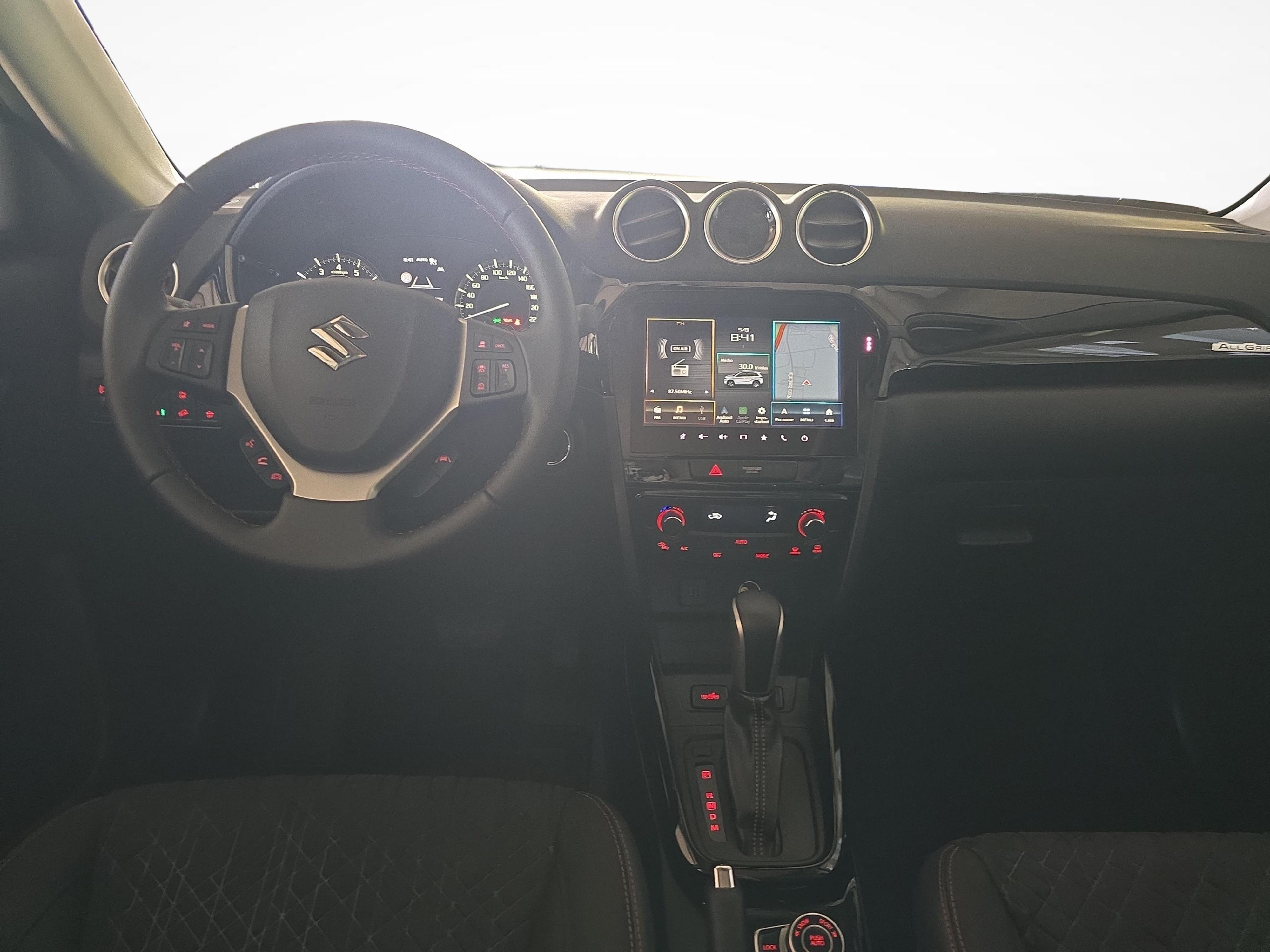 Suzuki Vitara 1.4 T Black Edition Top Hybrid 4x4_9