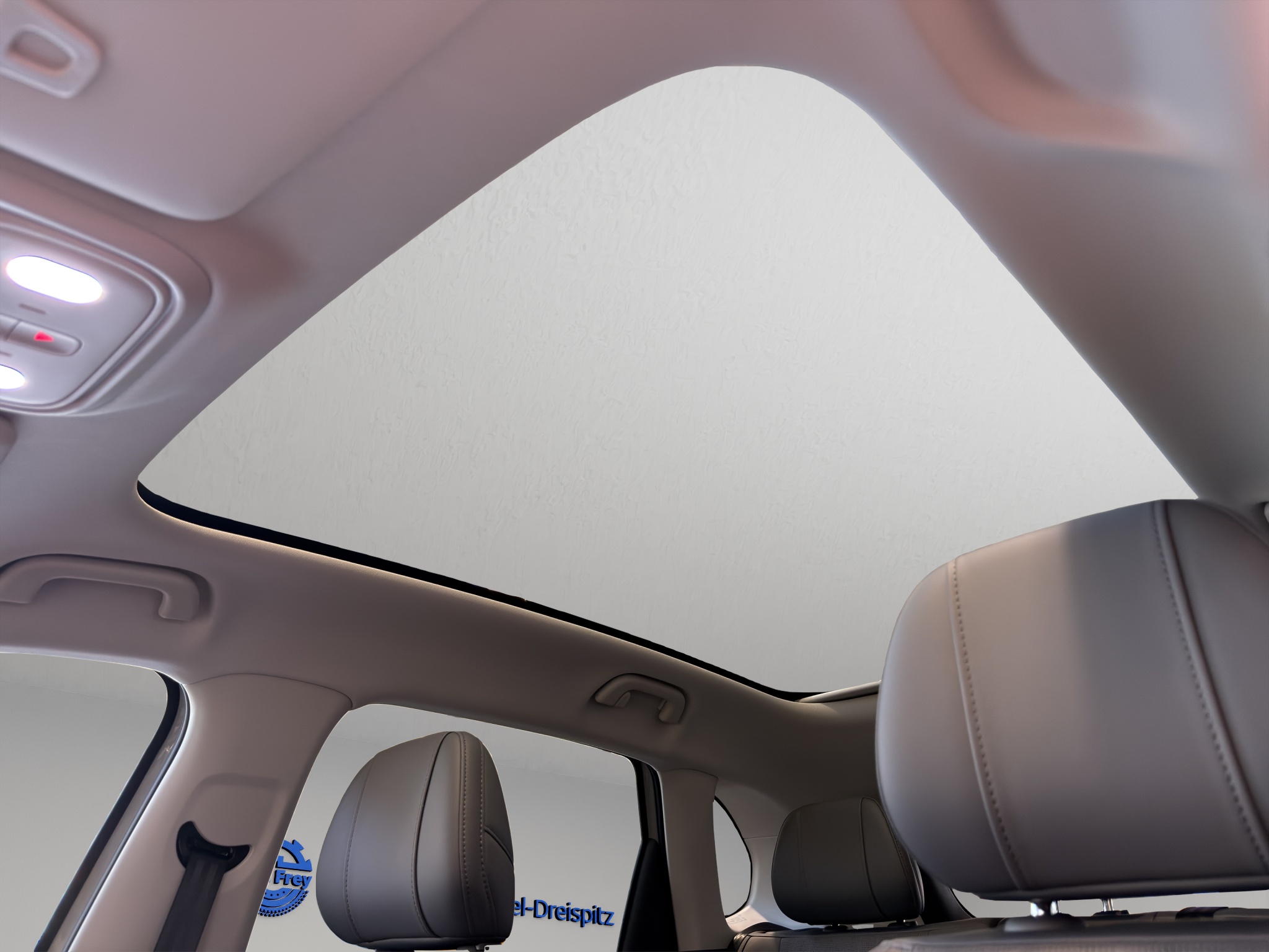 LEAPMOTOR B10 1.5 Hybrid EV_11