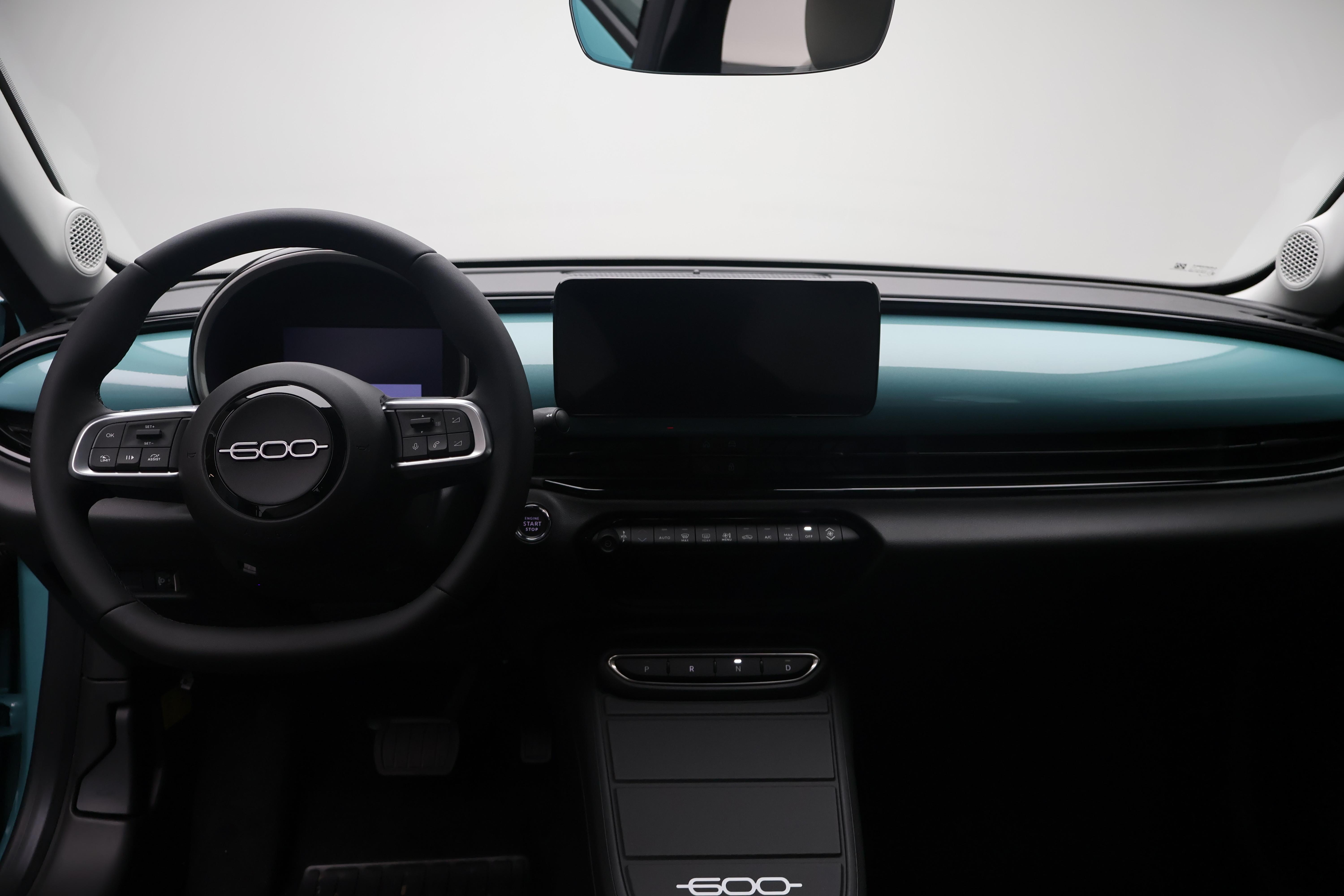 Fiat 600 1.2 Hybrid Icon Swiss Edition_11