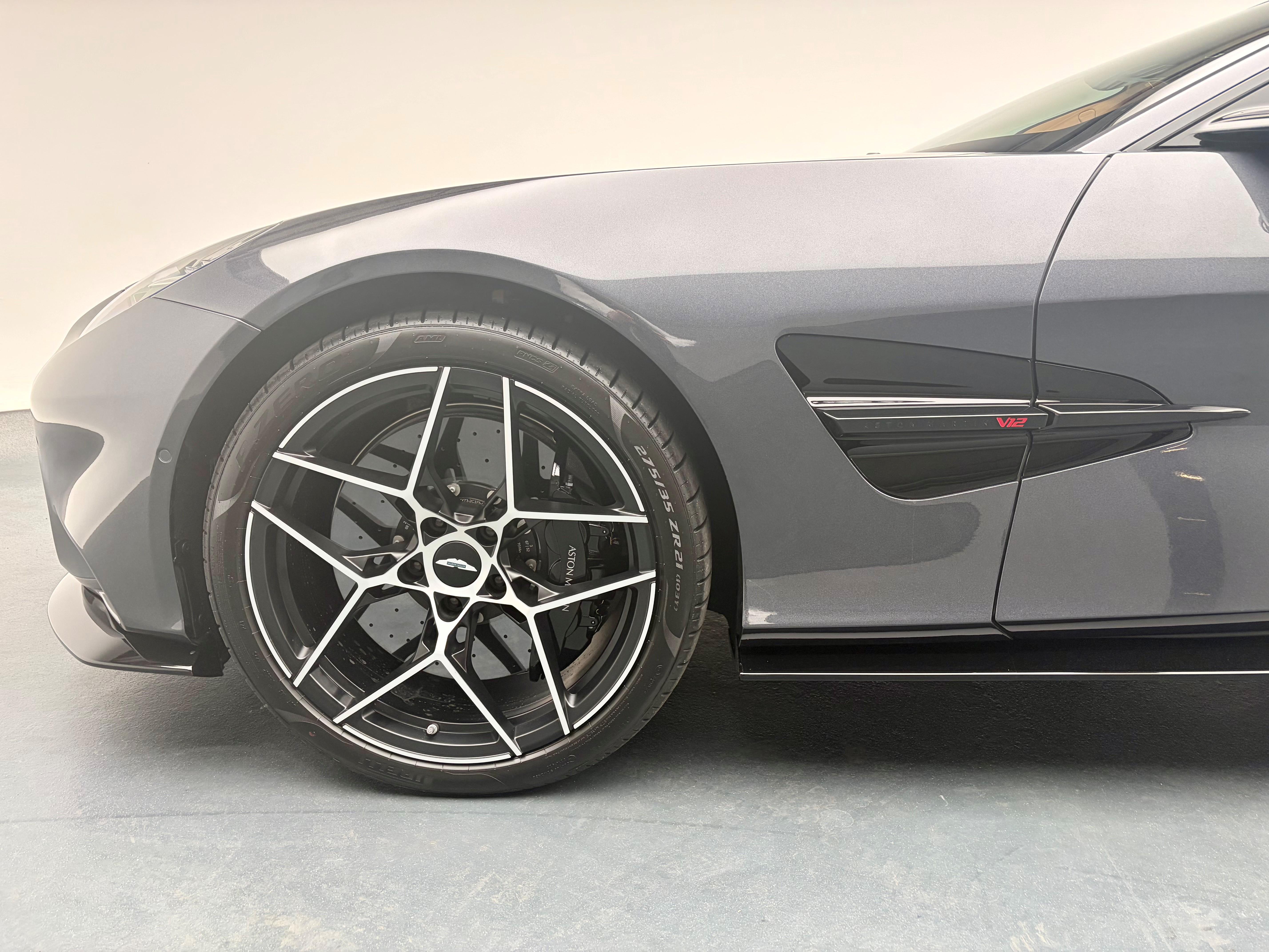 Aston Martin Vanquish 5.2 V12 Bi-Turbo_24