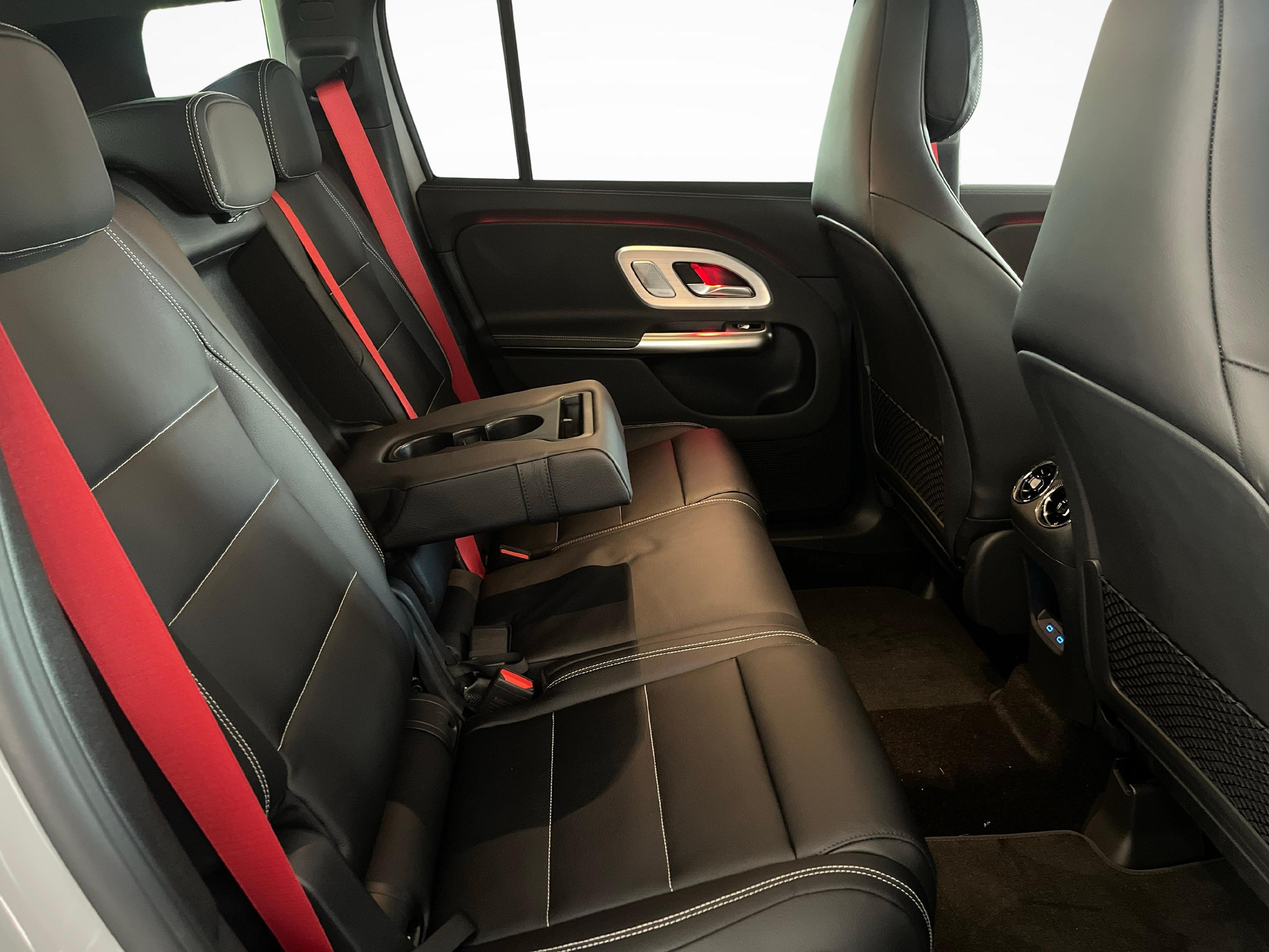 MERCEDES-BENZ GLB 220 4MATIC AMG Line_11