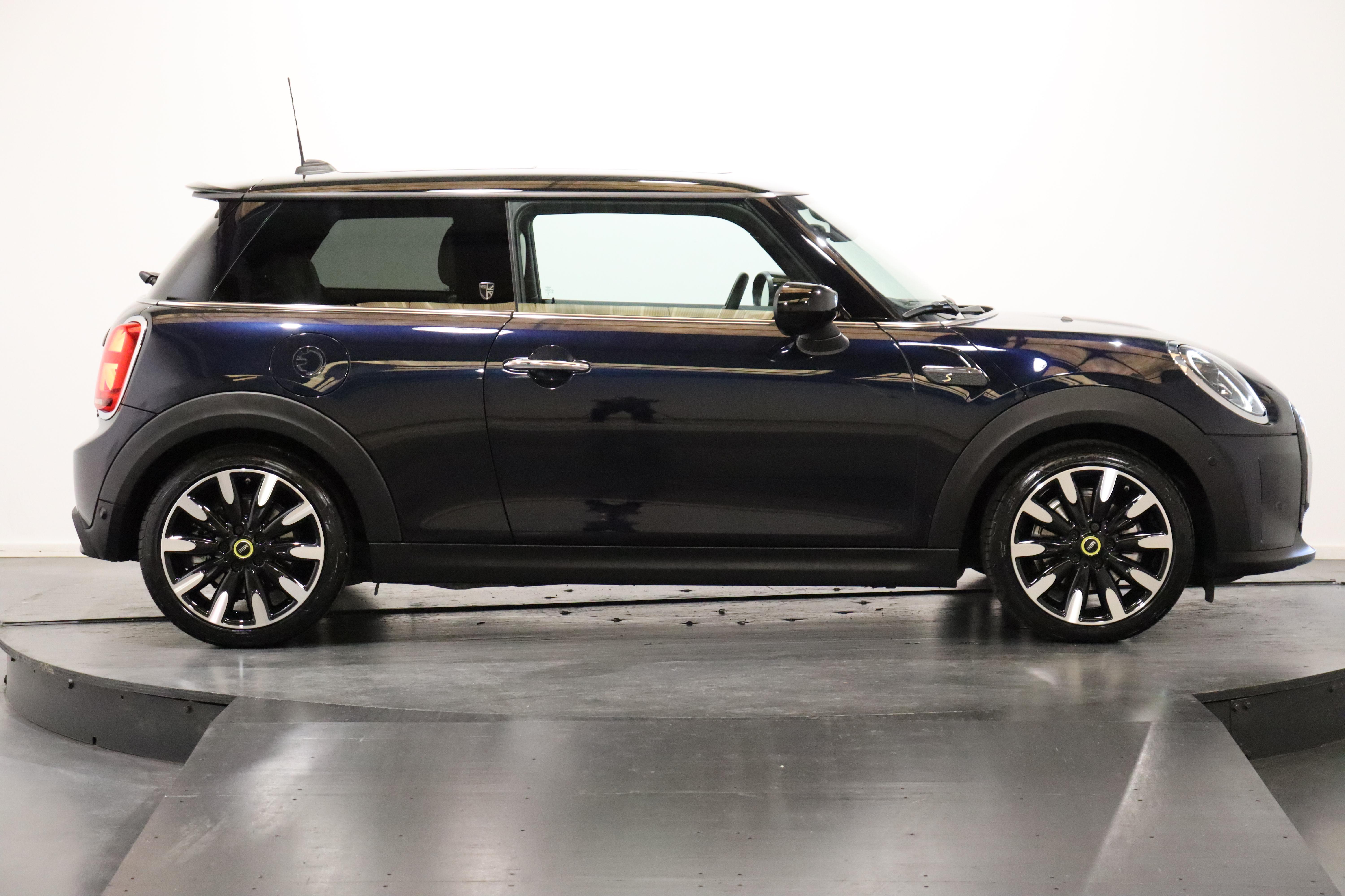 MINI F56 Cooper SE_4