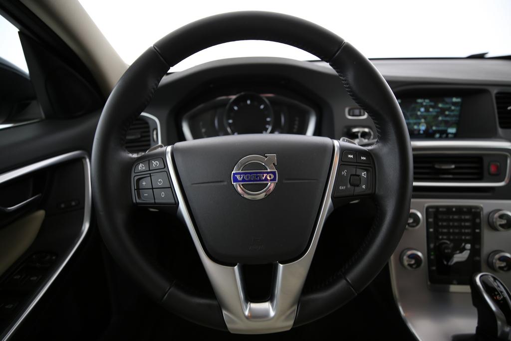 Volvo V60 2.4 D4 Summum AWD_6