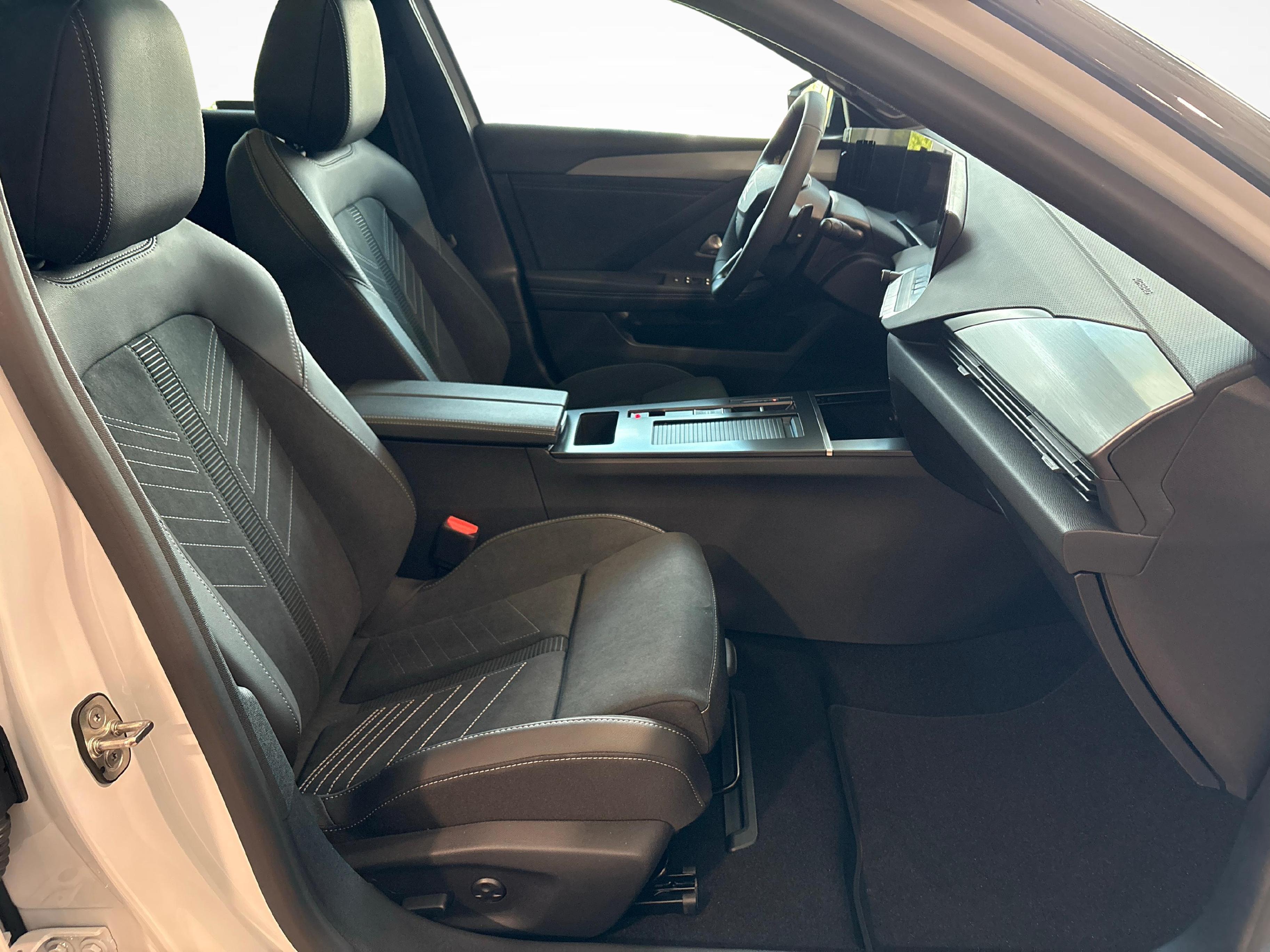 Opel Astra-e Sports Tourer Ultimate_12