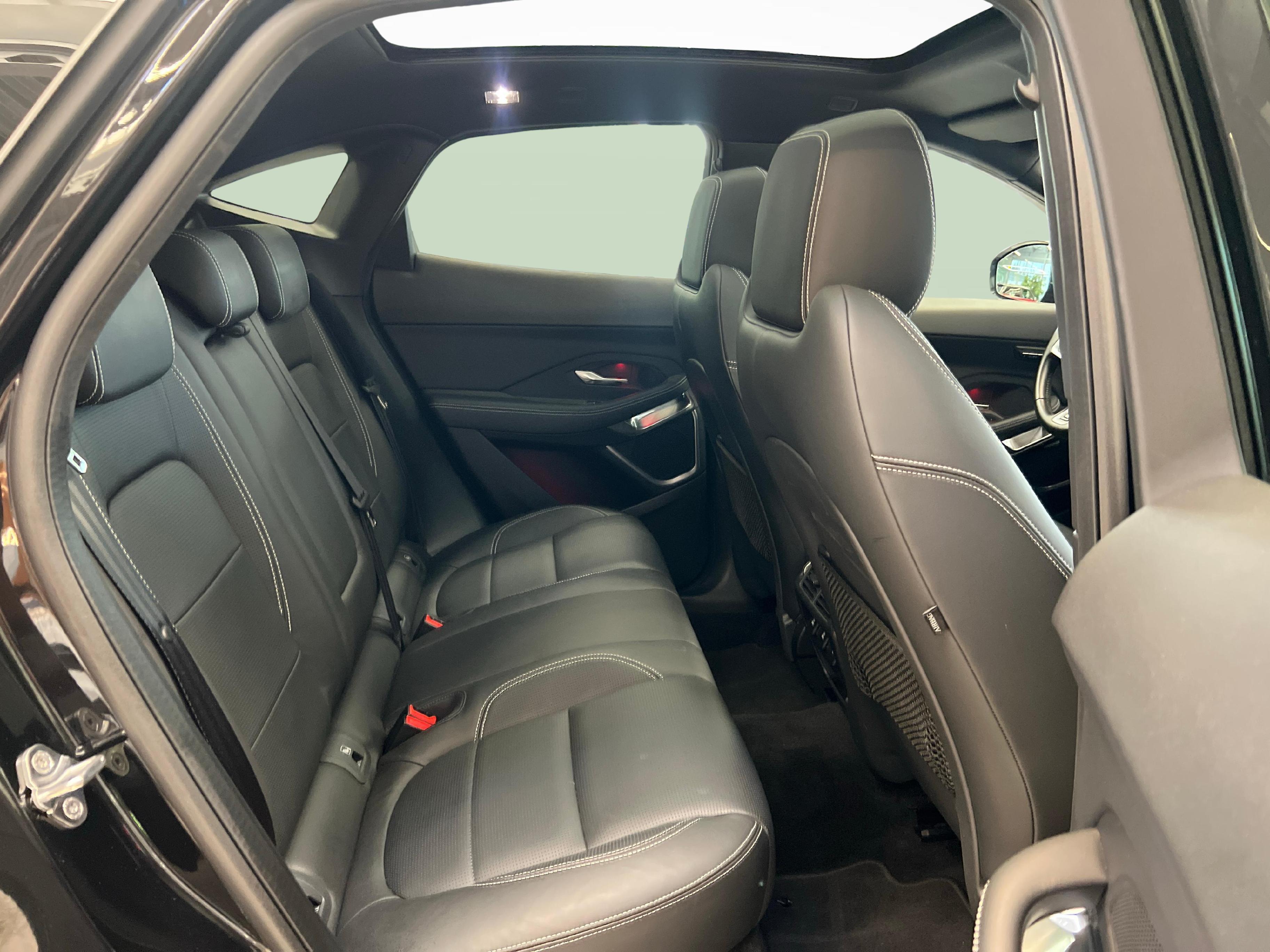 JAGUAR E-Pace 2.0 T 250 R-Dynamic SE AWD_11