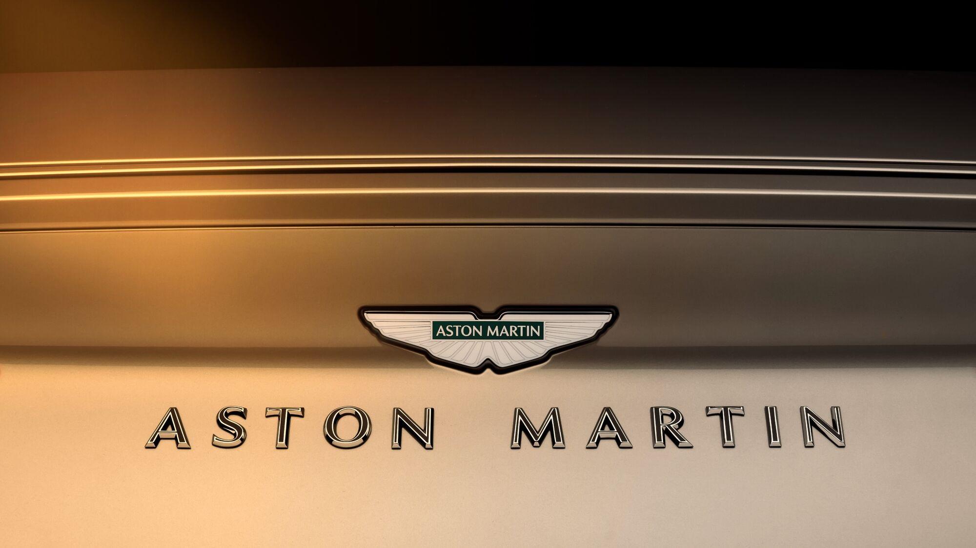 Aston Martin DB12 Coupé 4.0 V8 Bi-Turbo "1 of 60 Goldfinger Edition"_25